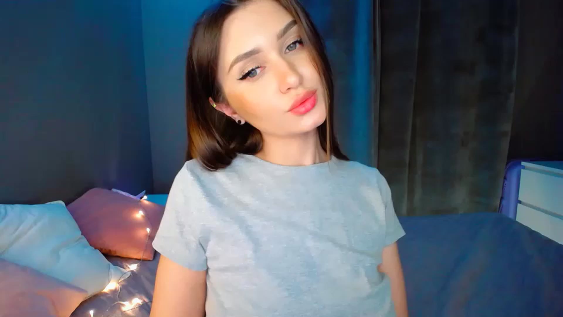 Gallery image thumbnail from DollGlamourr's myfreecams stream on, 05/01/2023, 19:03 image 18 of 20