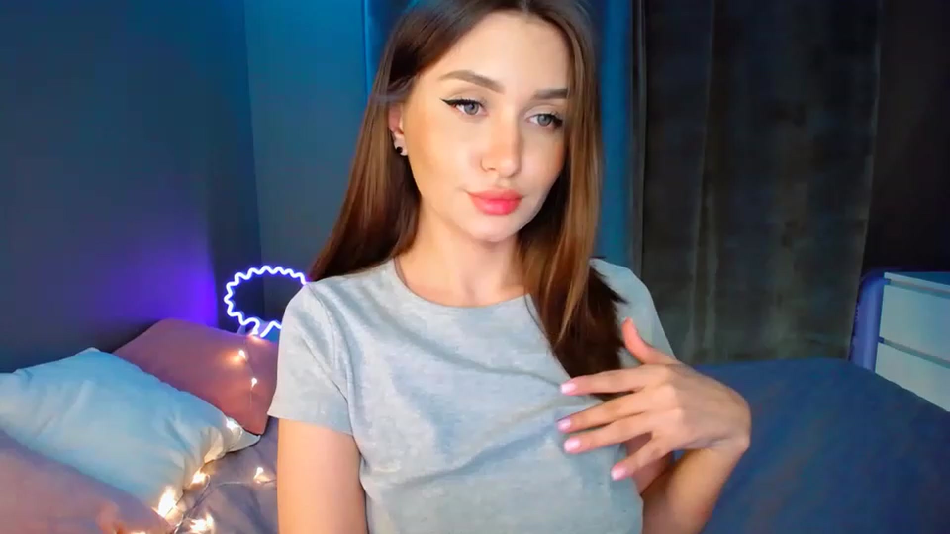 Gallery image thumbnail from DollGlamourr's myfreecams stream on, 05/02/2023, 18:20 image 8 of 20