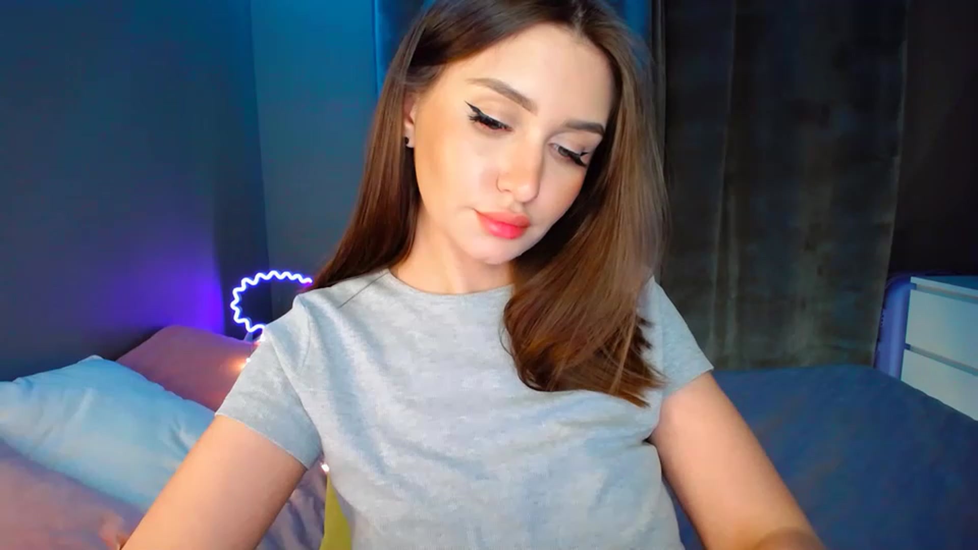 Gallery image thumbnail from DollGlamourr's myfreecams stream on, 05/02/2023, 18:20 image 10 of 20