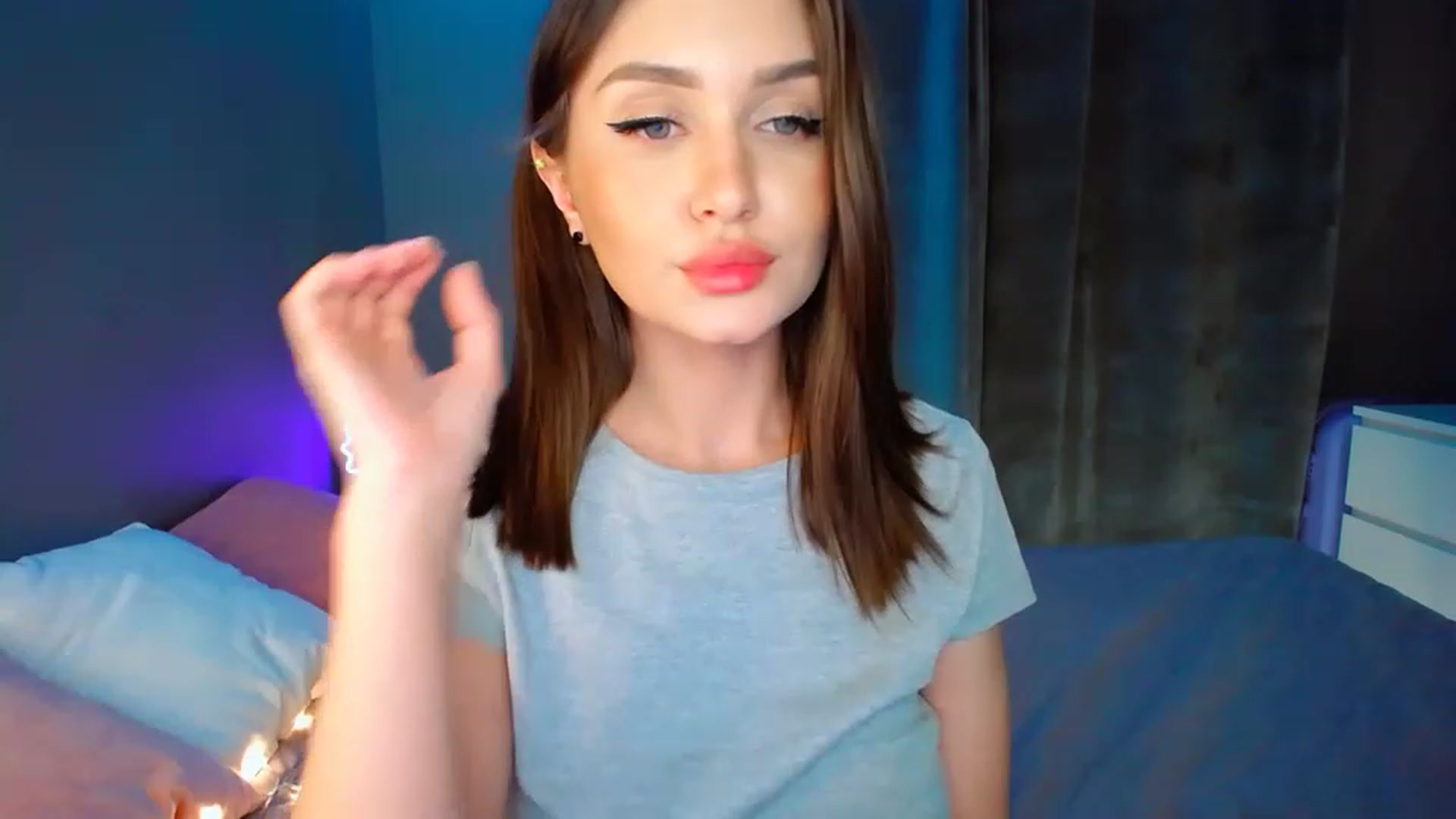Gallery image thumbnail from DollGlamourr's myfreecams stream on, 05/02/2023, 18:20 image 16 of 20