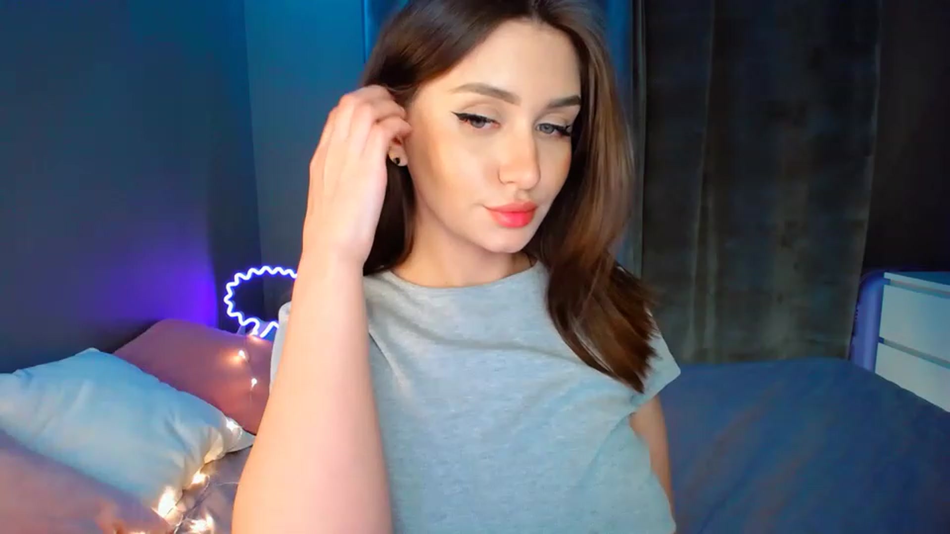 Gallery image thumbnail from DollGlamourr's myfreecams stream on, 05/02/2023, 18:20 image 9 of 20