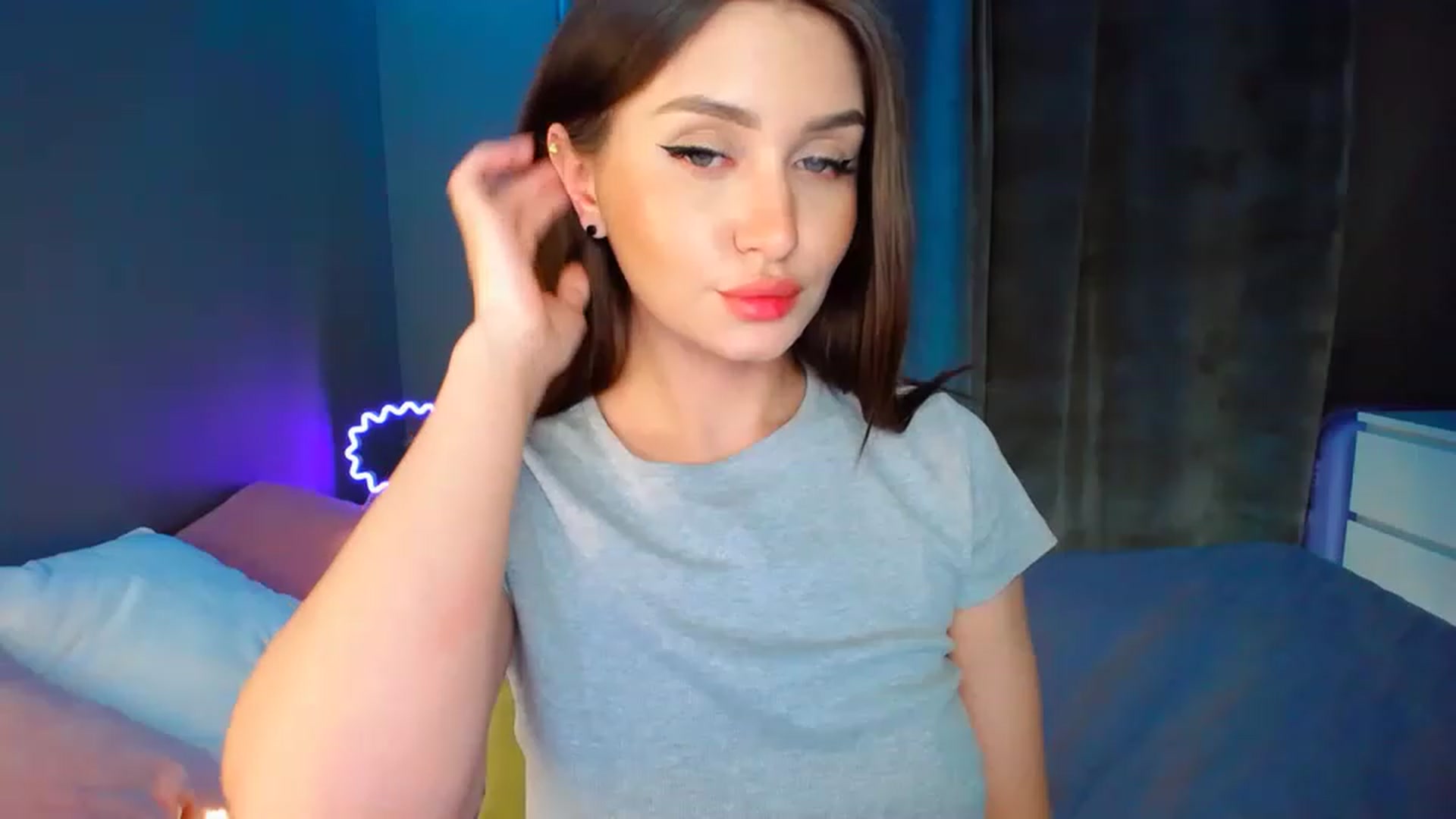 Gallery image thumbnail from DollGlamourr's myfreecams stream on, 05/02/2023, 18:20 image 4 of 20