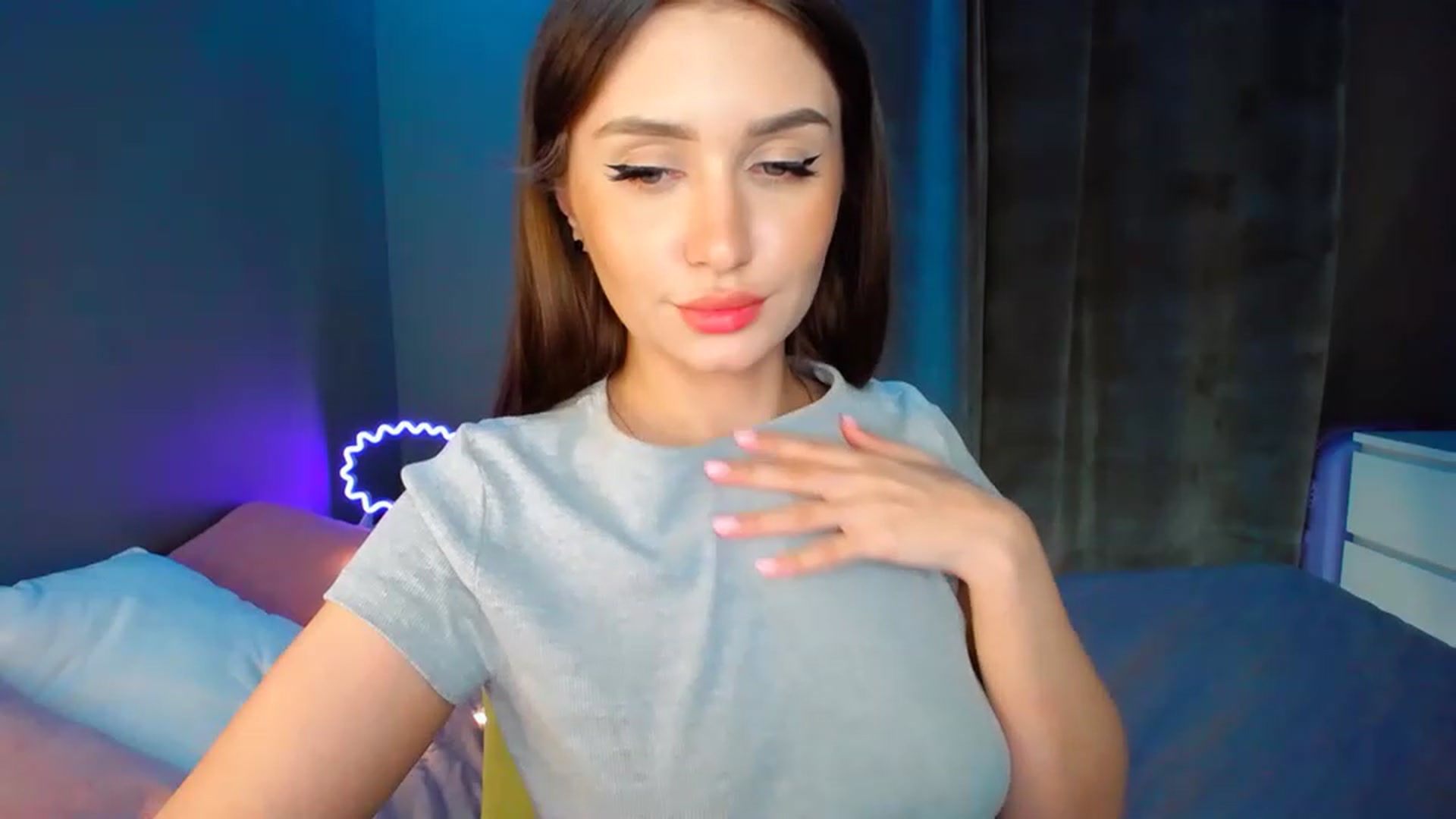 Gallery image thumbnail from DollGlamourr's myfreecams stream on, 05/02/2023, 18:20 image 20 of 20
