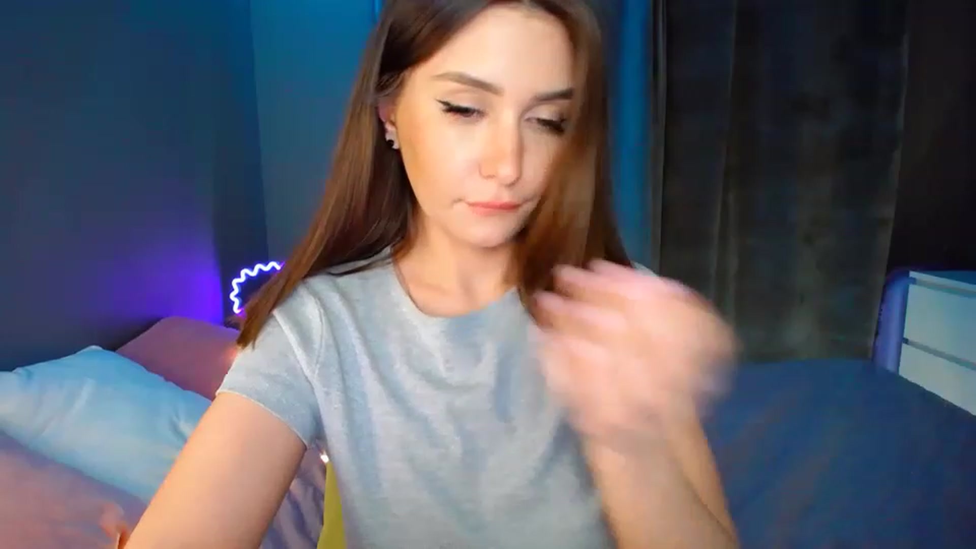 Gallery image thumbnail from DollGlamourr's myfreecams stream on, 05/02/2023, 18:20 image 5 of 20
