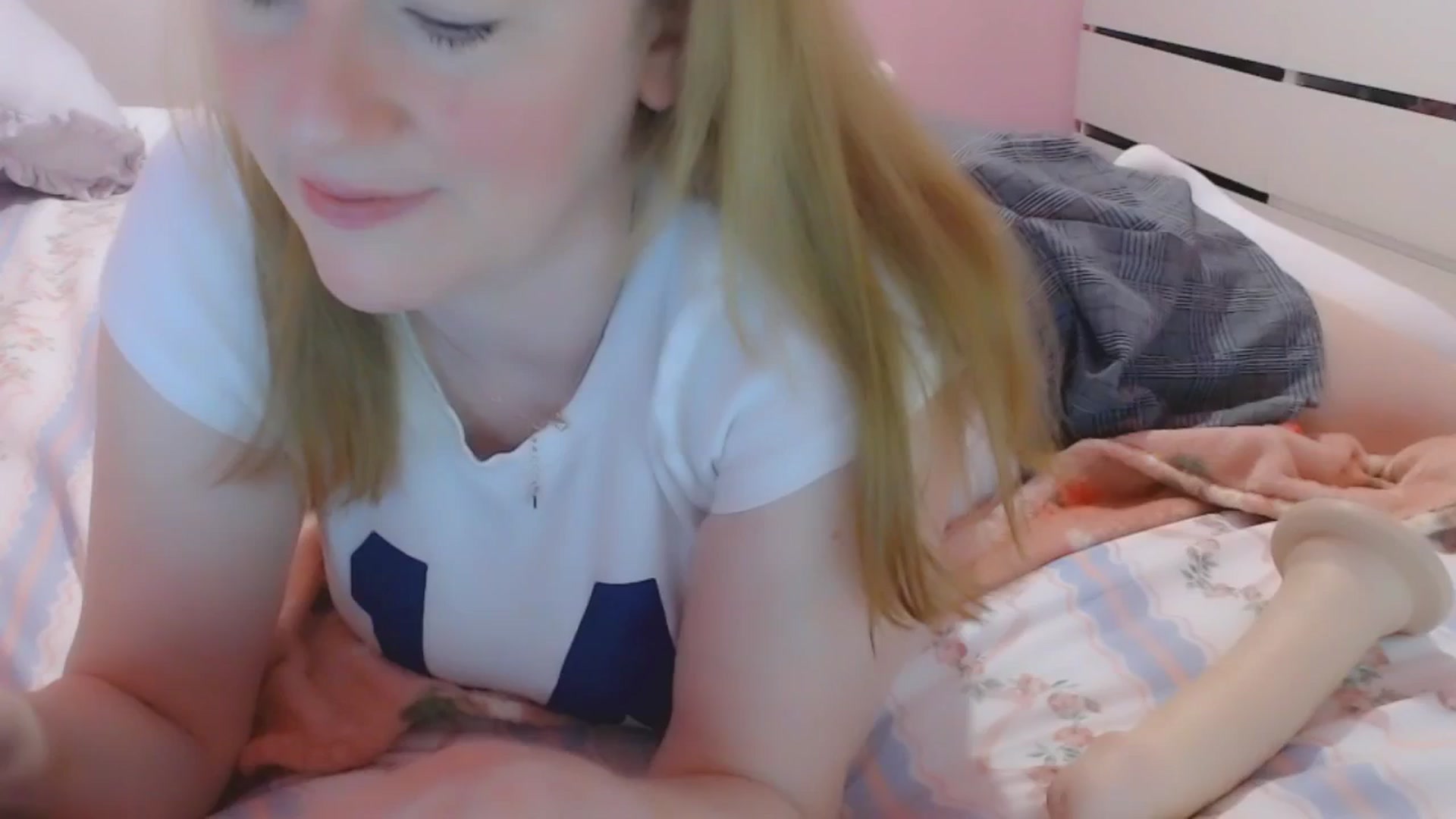 Gallery image thumbnail from DollParts's myfreecams stream on, 03/10/2025, 21:04 image 17 of 20