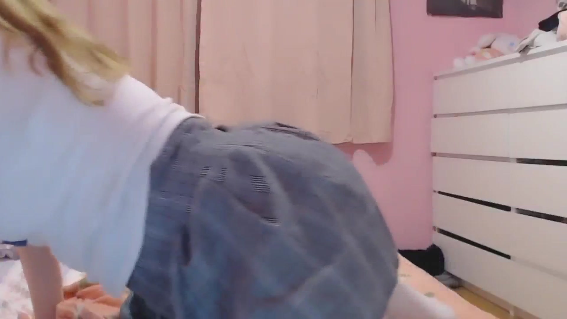 Gallery image thumbnail from DollParts's myfreecams stream on, 03/11/2025, 24:06 image 19 of 20