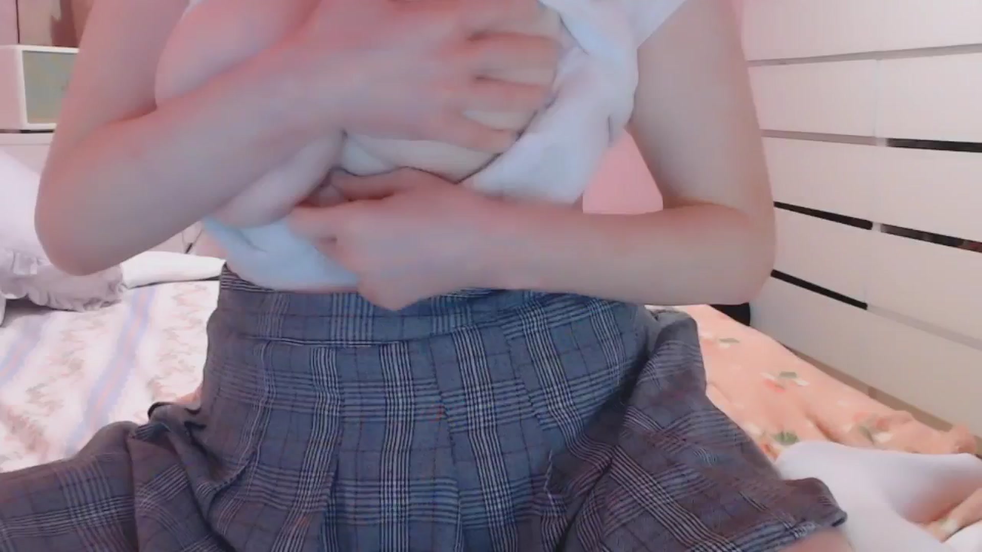 Gallery image thumbnail from DollParts's myfreecams stream on, 03/11/2025, 24:06 image 6 of 20