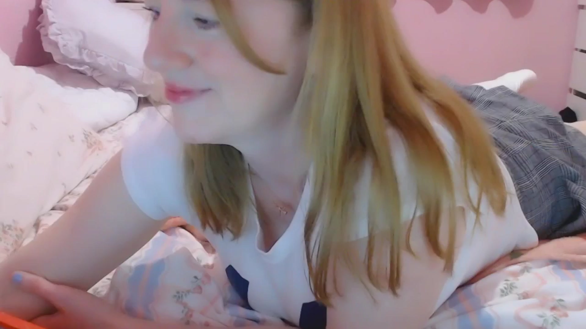 Gallery image thumbnail from DollParts's myfreecams stream on, 03/11/2025, 24:06 image 4 of 20