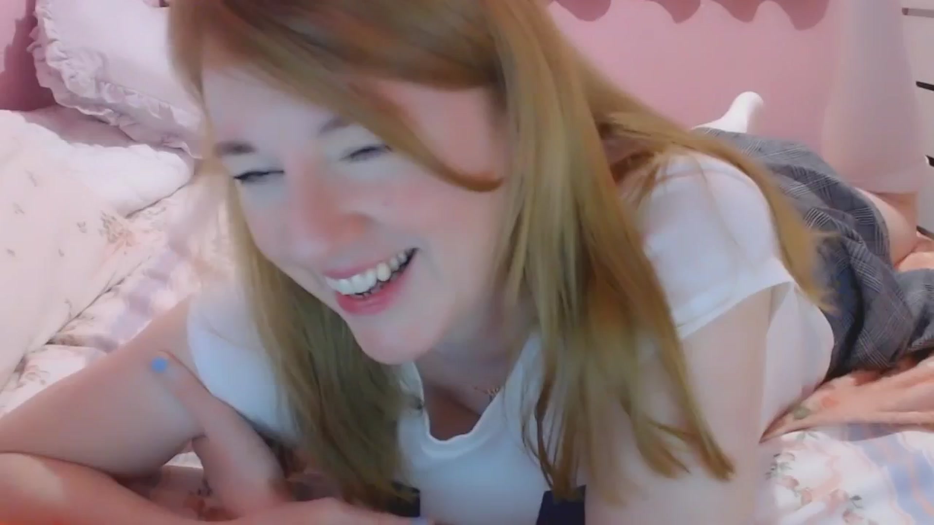 Gallery image thumbnail from DollParts's myfreecams stream on, 03/11/2025, 24:06 image 3 of 20