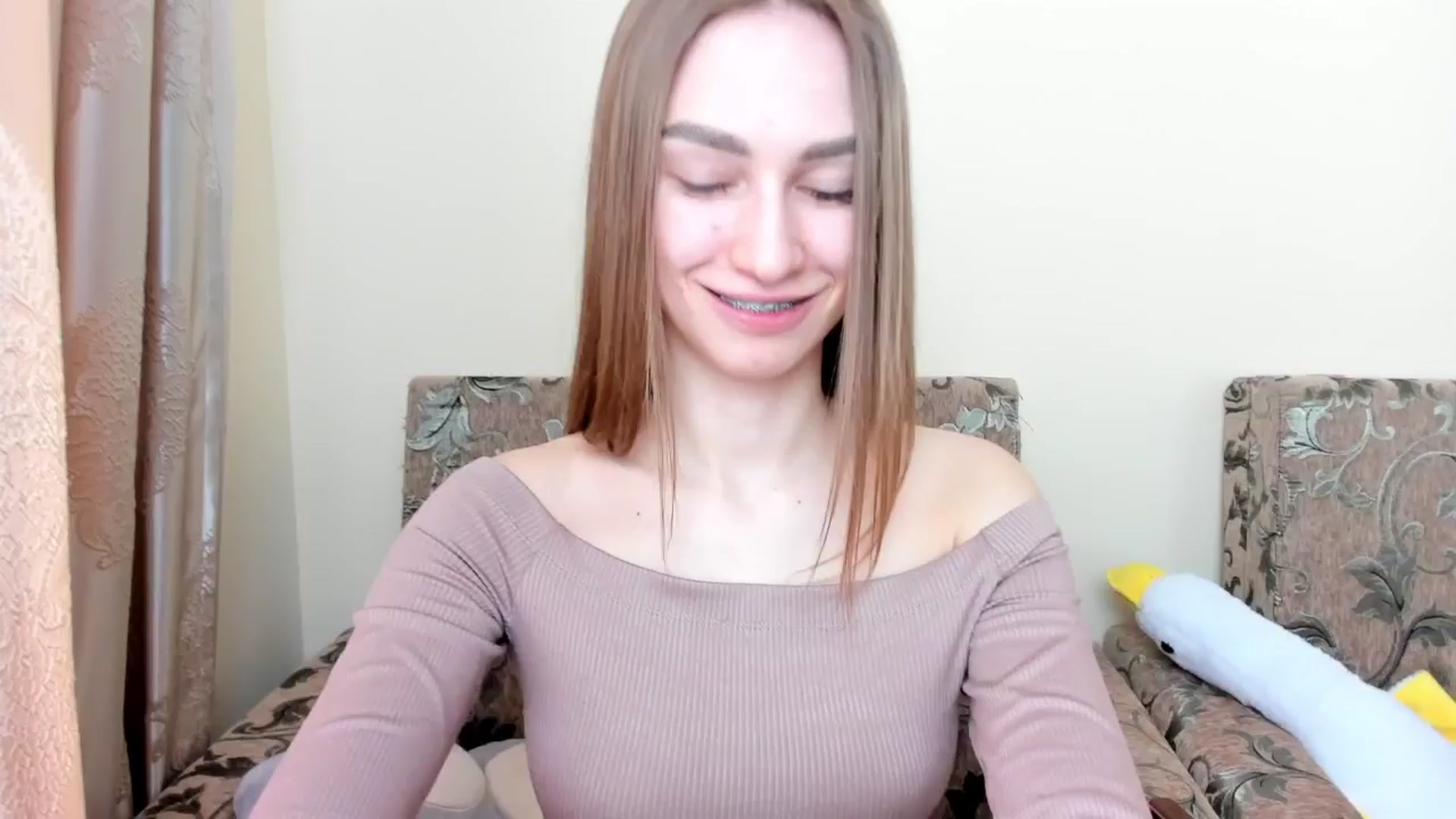 Gallery image thumbnail from DollSweetx's myfreecams stream on, 05/14/2025, 12:58 image 8 of 20