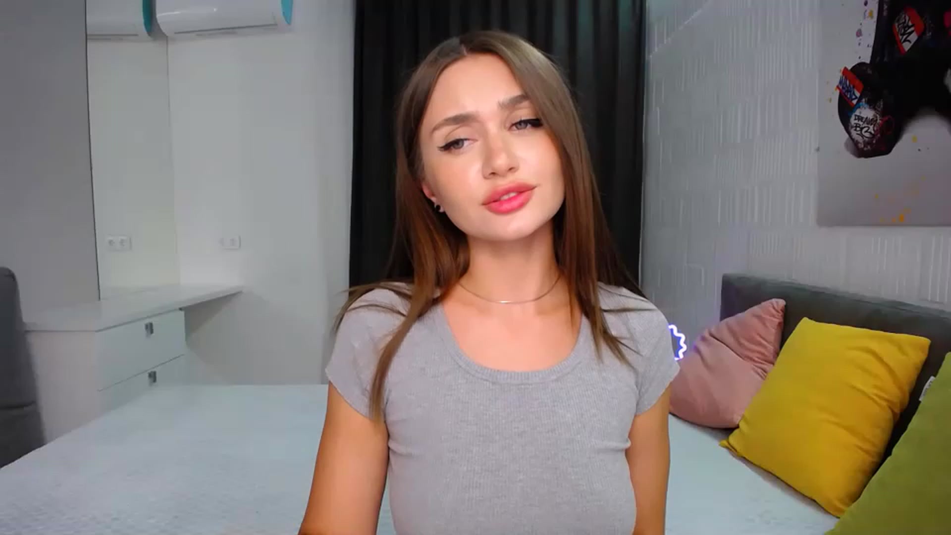 Gallery image thumbnail from Doll_Amy's myfreecams stream on, 08/23/2023, 17:32 image 7 of 20