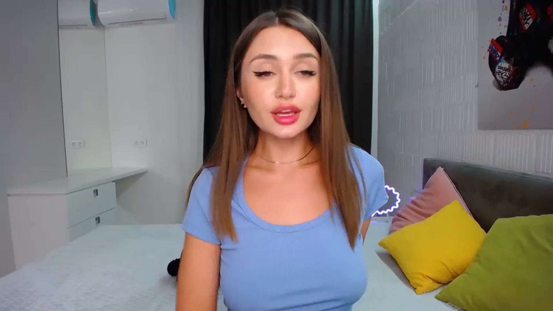 Gallery image thumbnail from Doll_Amy's myfreecams stream on, 08/26/2023, 19:08 image 9 of 20