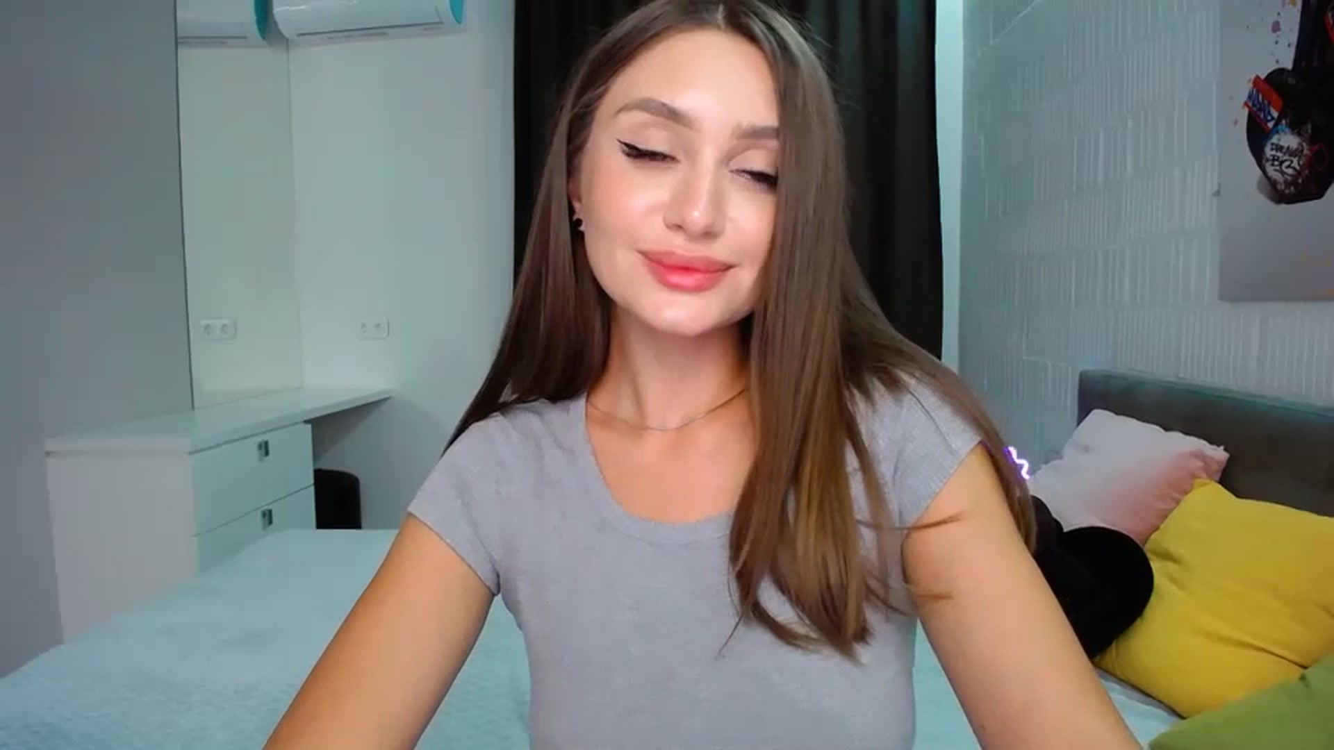 Gallery image thumbnail from Doll_Amy's myfreecams stream on, 09/09/2023, 17:56 image 9 of 20