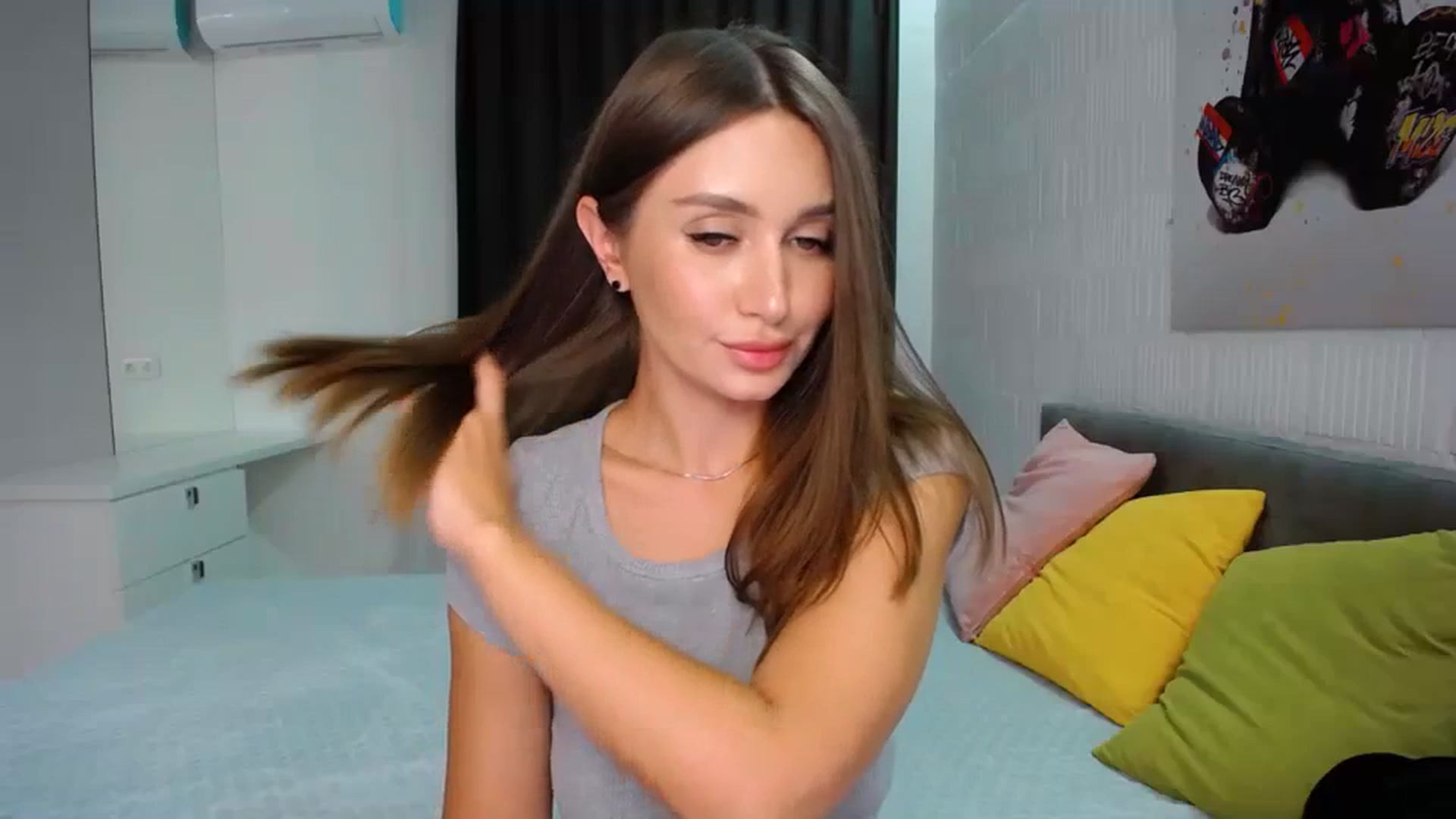 Gallery image thumbnail from Doll_Amy's myfreecams stream on, 09/19/2023, 20:21 image 4 of 20