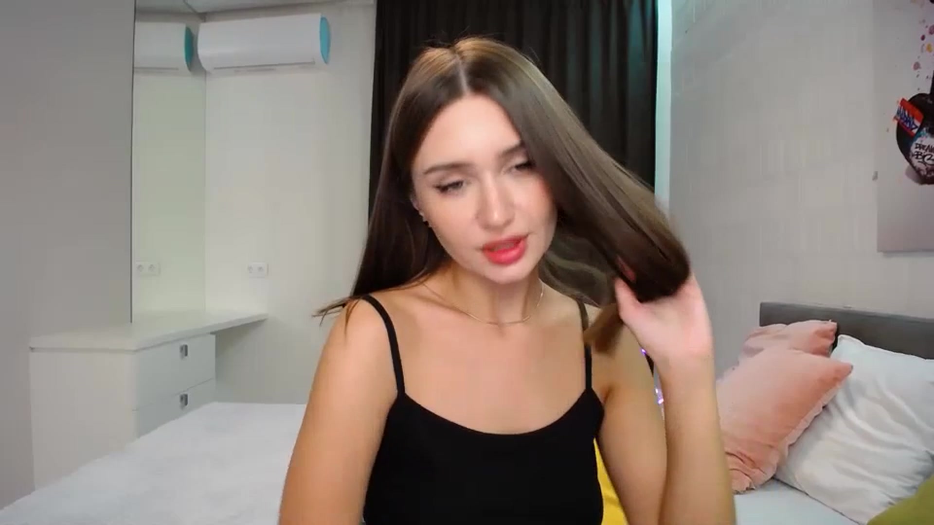 Gallery image thumbnail from Doll_Amy's myfreecams stream on, 11/17/2023, 18:04 image 9 of 20