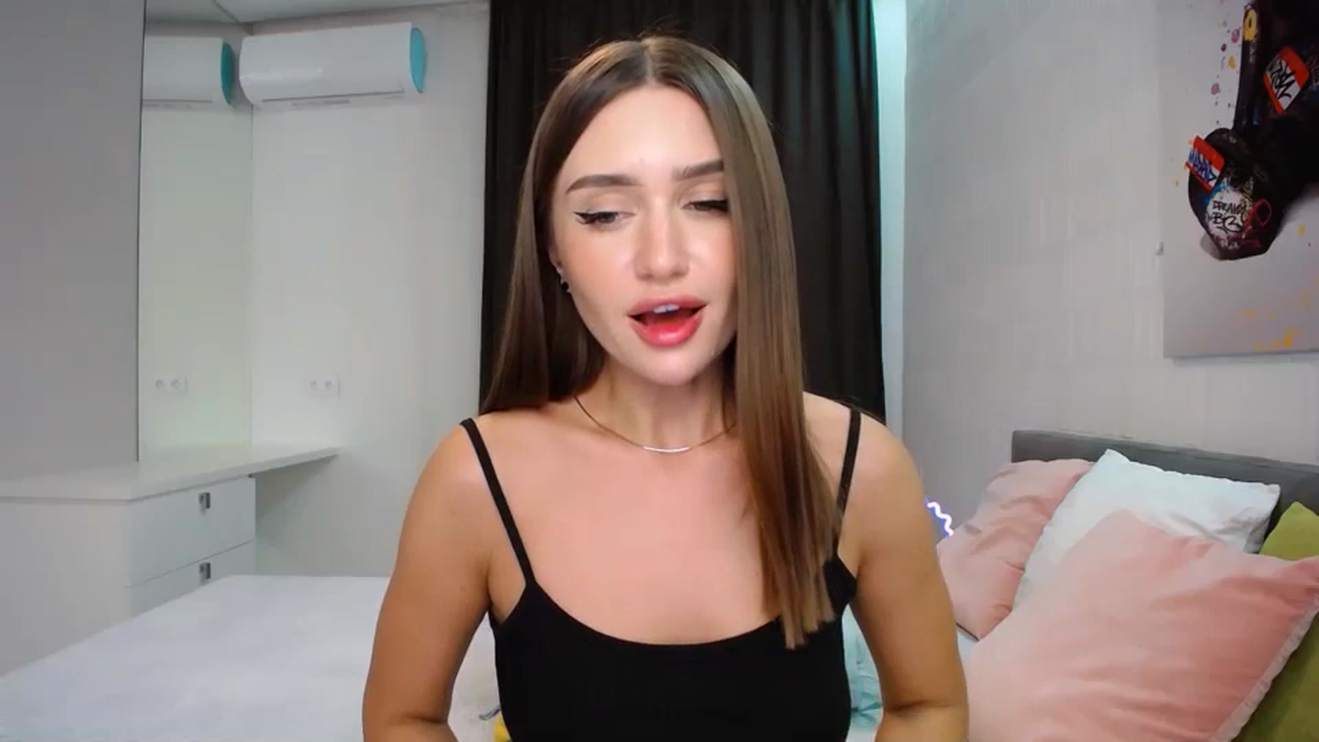 Gallery image thumbnail from Doll_Amy's myfreecams stream on, 11/18/2023, 18:09 image 13 of 20