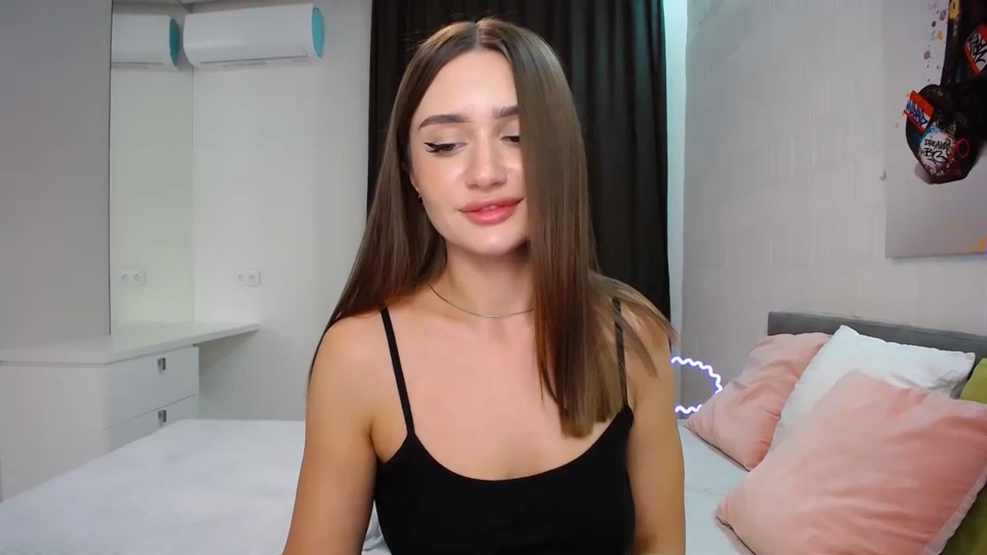 Gallery image thumbnail from Doll_Amy's myfreecams stream on, 11/18/2023, 18:09 image 3 of 20