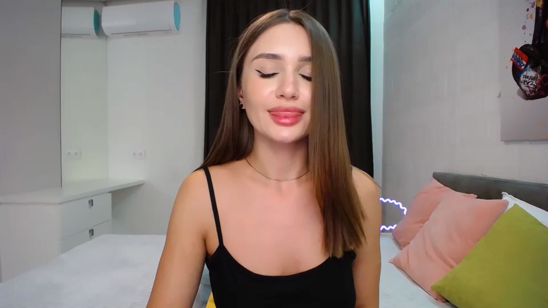 Gallery image thumbnail from Doll_Amy's myfreecams stream on, 11/23/2023, 15:35 image 8 of 20