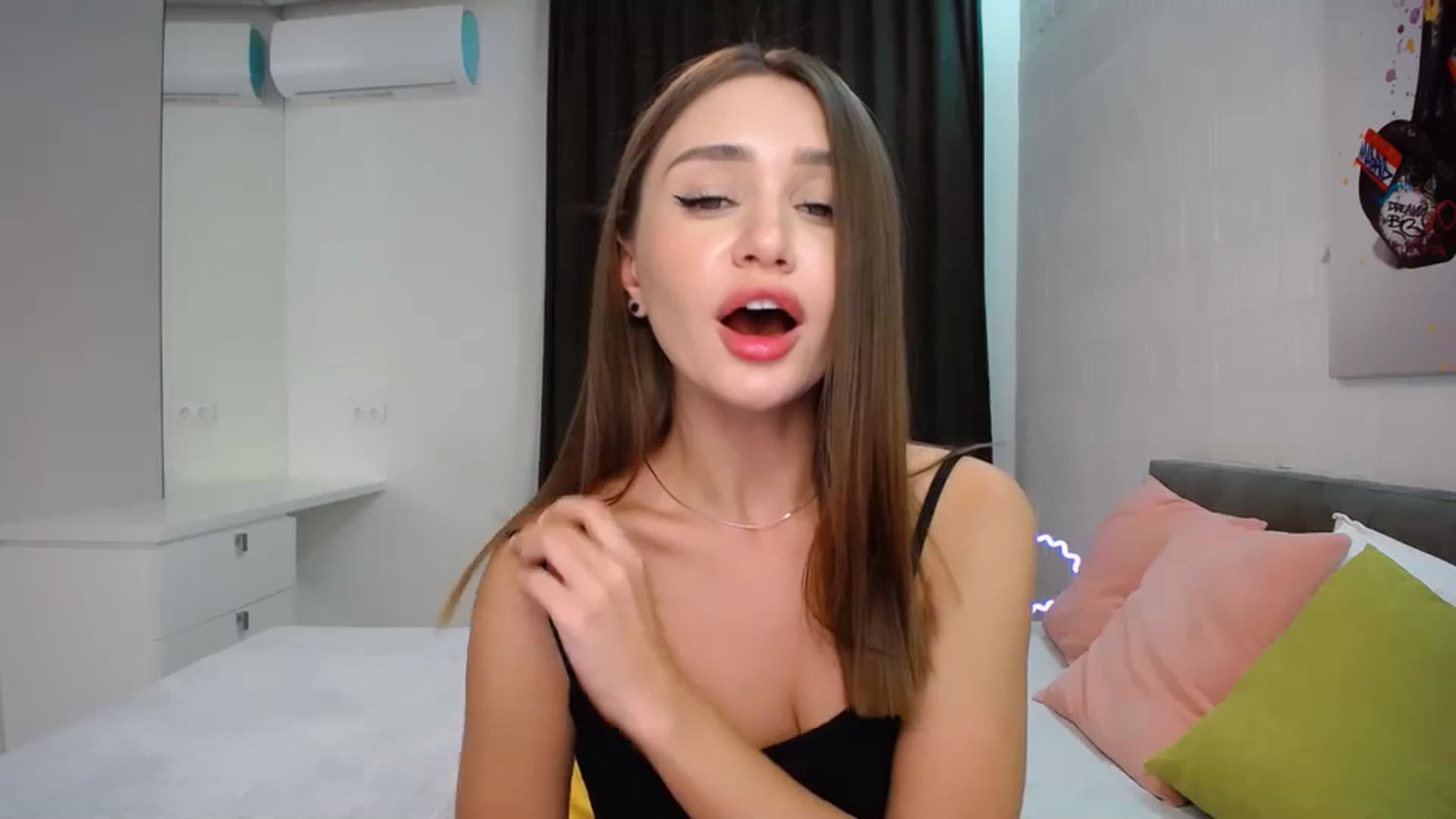 Gallery image thumbnail from Doll_Amy's myfreecams stream on, 11/23/2023, 15:35 image 7 of 20
