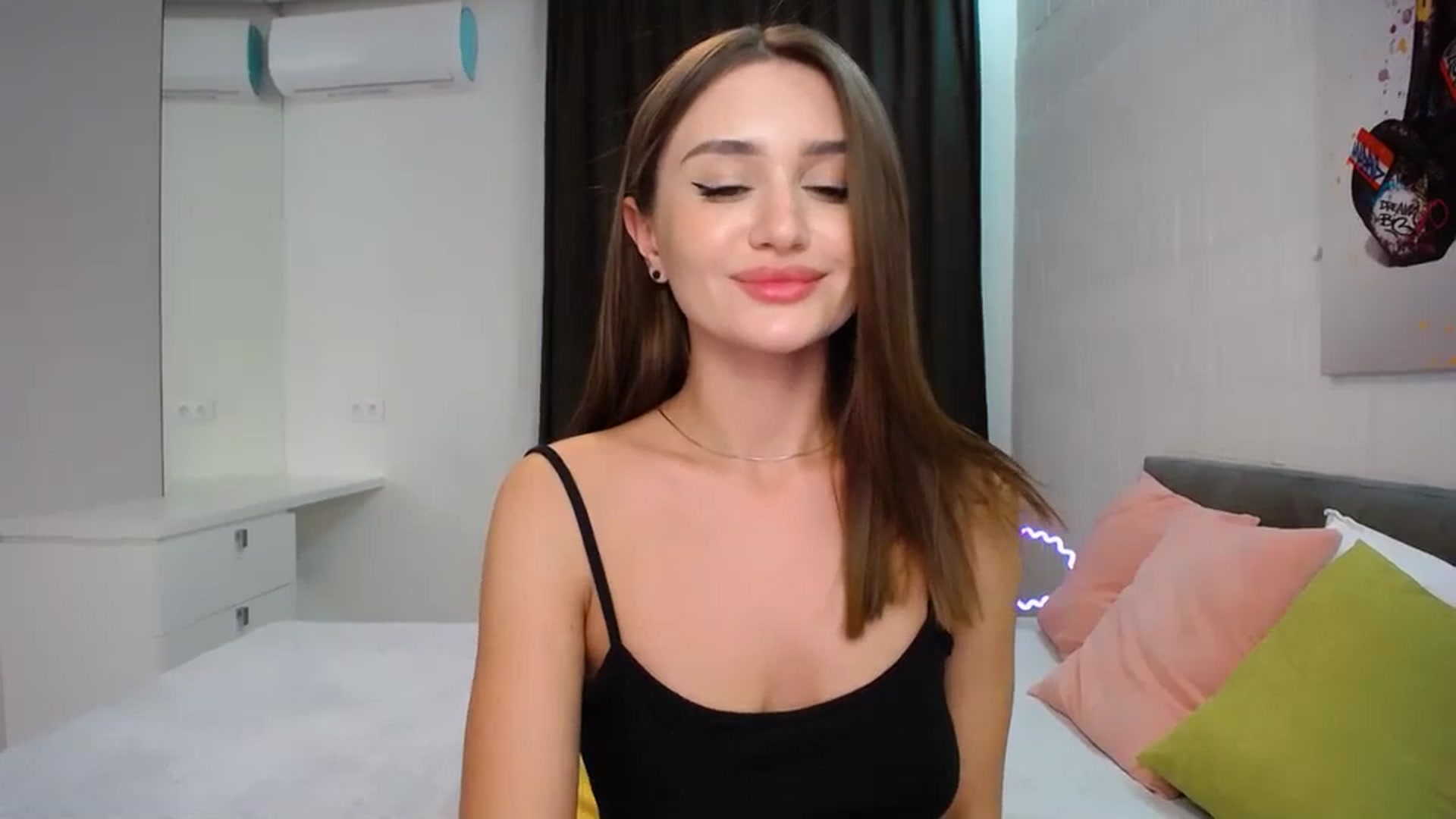 Gallery image thumbnail from Doll_Amy's myfreecams stream on, 11/23/2023, 15:35 image 3 of 20