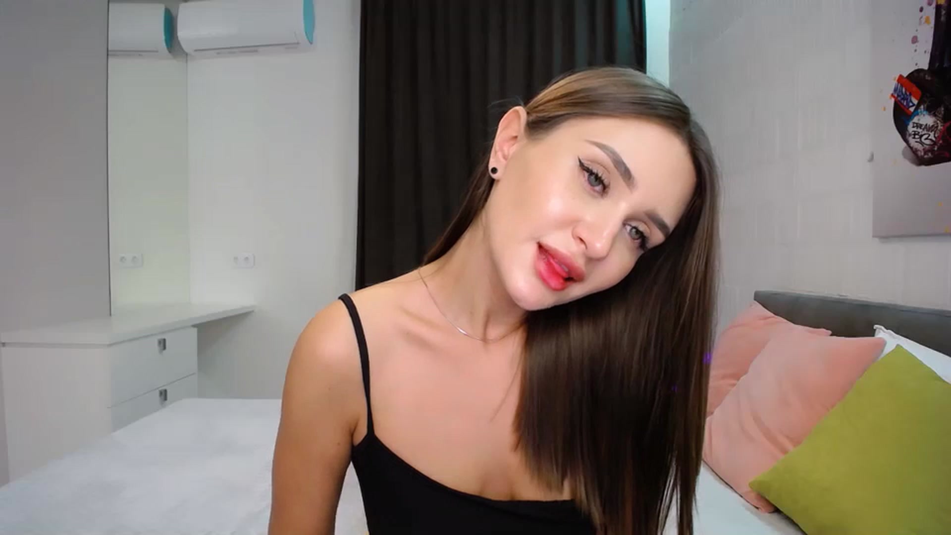 Gallery image thumbnail from Doll_Amy's myfreecams stream on, 11/23/2023, 17:08 image 19 of 20