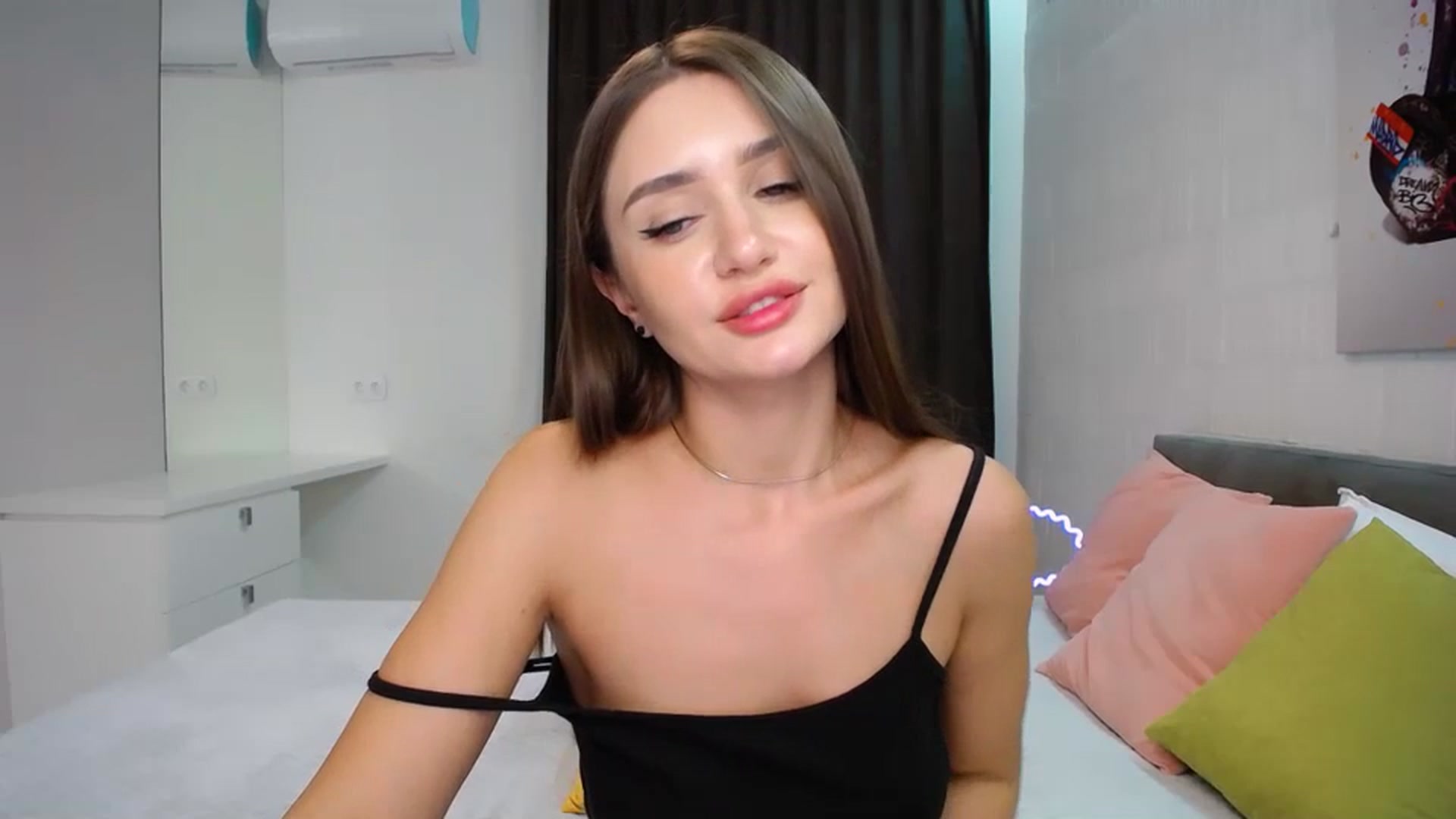Gallery image thumbnail from Doll_Amy's myfreecams stream on, 11/23/2023, 17:08 image 13 of 20