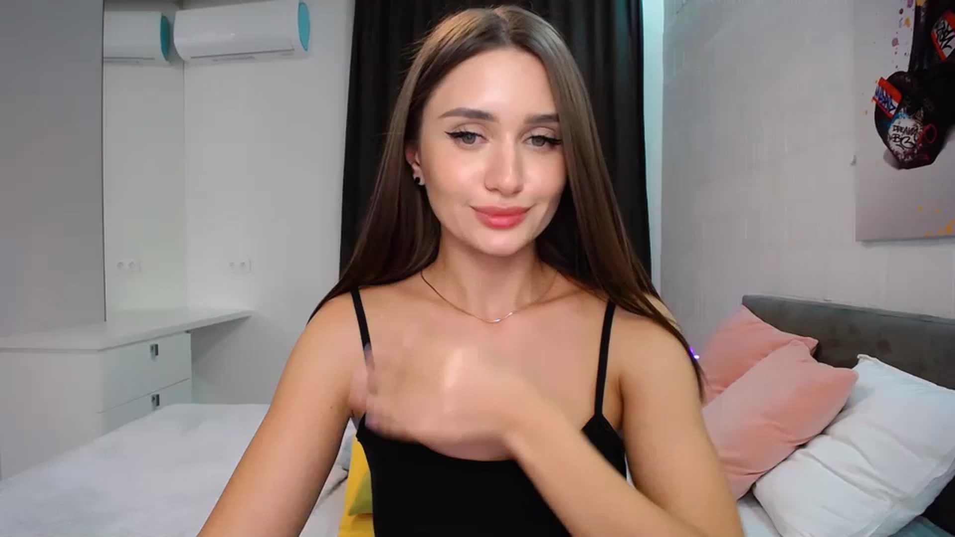 Gallery image thumbnail from Doll_Amy's myfreecams stream on, 11/25/2023, 19:29 image 11 of 20
