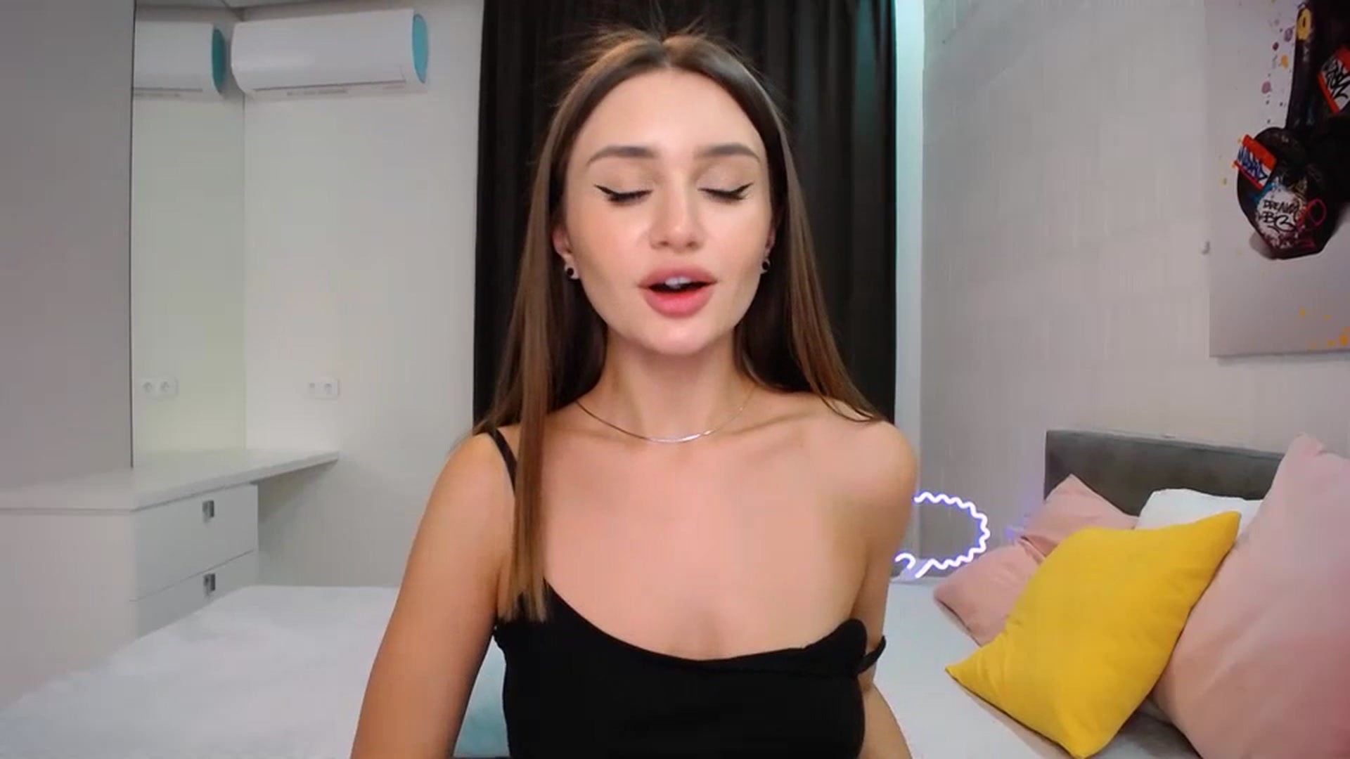 Gallery image thumbnail from Doll_Amy's myfreecams stream on, 11/26/2023, 18:00 image 2 of 20