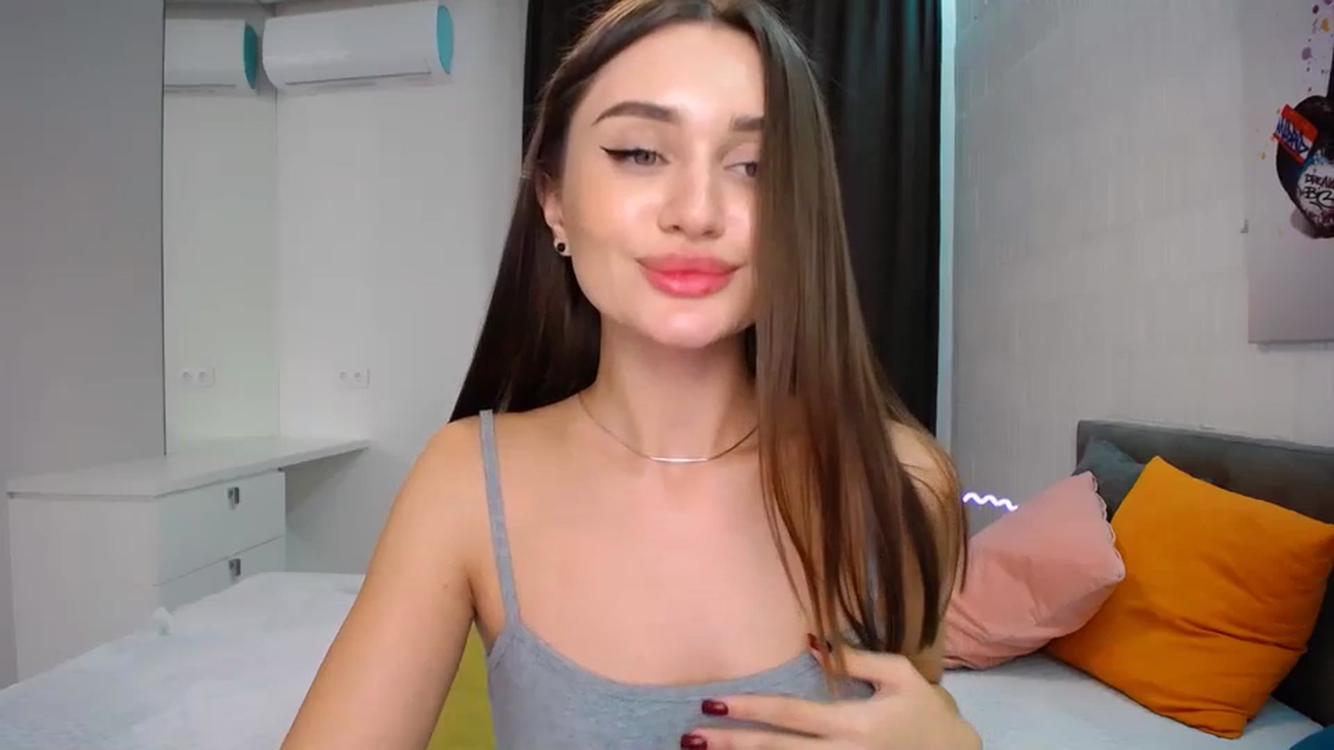 Gallery image thumbnail from Doll_Amy's myfreecams stream on, 12/24/2023, 19:17 image 2 of 20