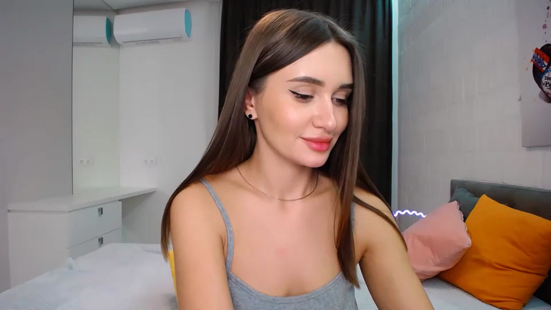 Gallery image thumbnail from Doll_Amy's myfreecams stream on, 12/24/2023, 19:17 image 17 of 20