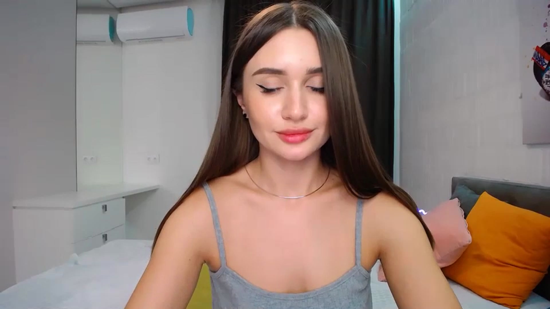 Gallery image thumbnail from Doll_Amy's myfreecams stream on, 12/24/2023, 19:17 image 6 of 20