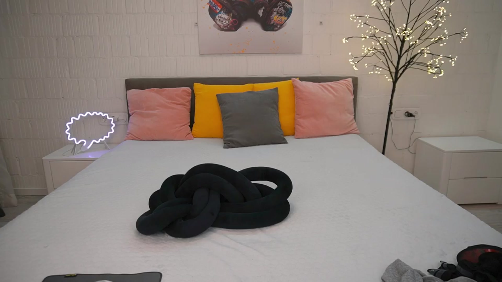 Gallery image thumbnail from Doll_Amy's myfreecams stream on, 04/02/2024, 18:56 image 4 of 20