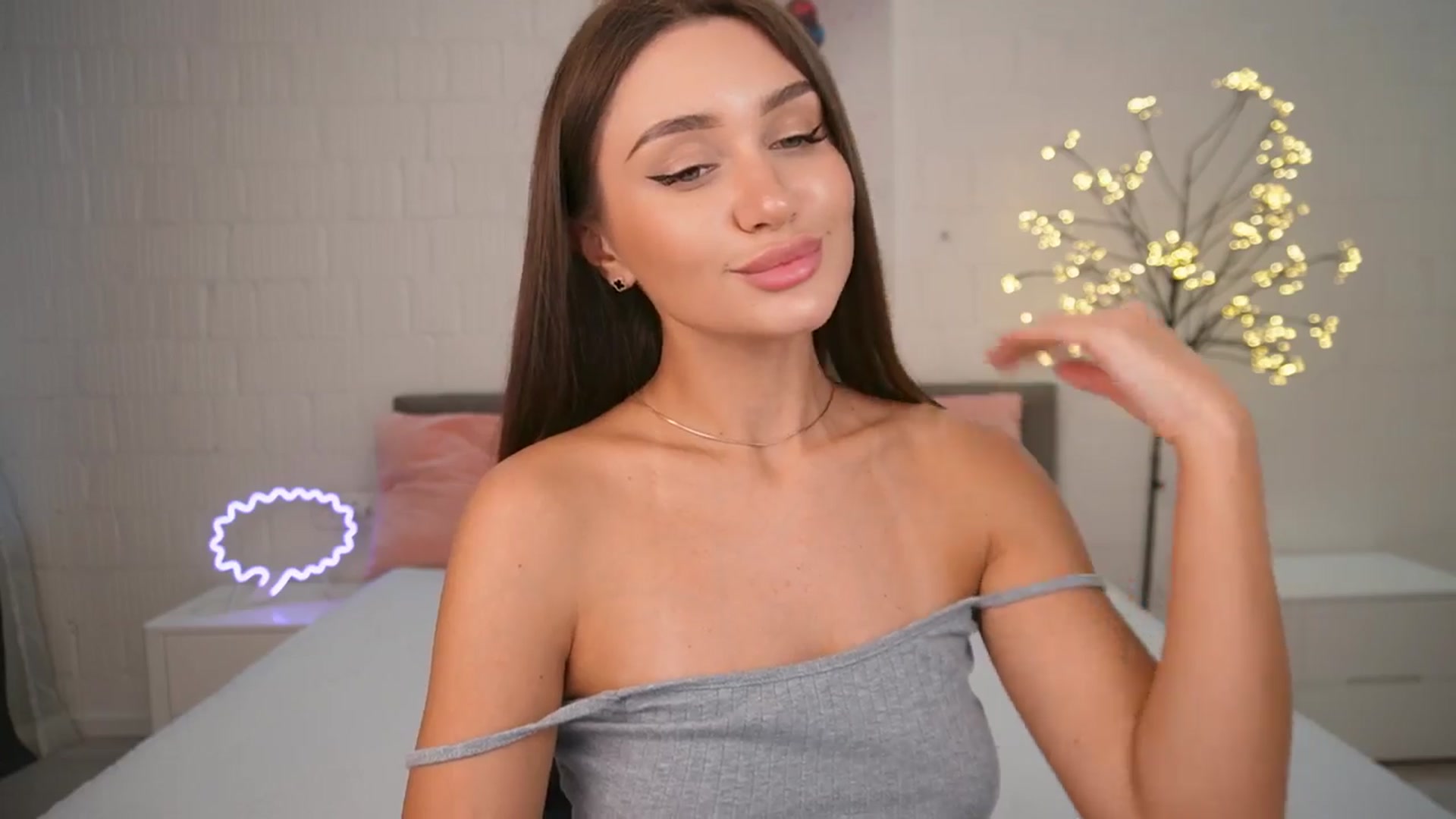 Gallery image thumbnail from Doll_Amy's myfreecams stream on, 04/04/2024, 16:31 image 16 of 20
