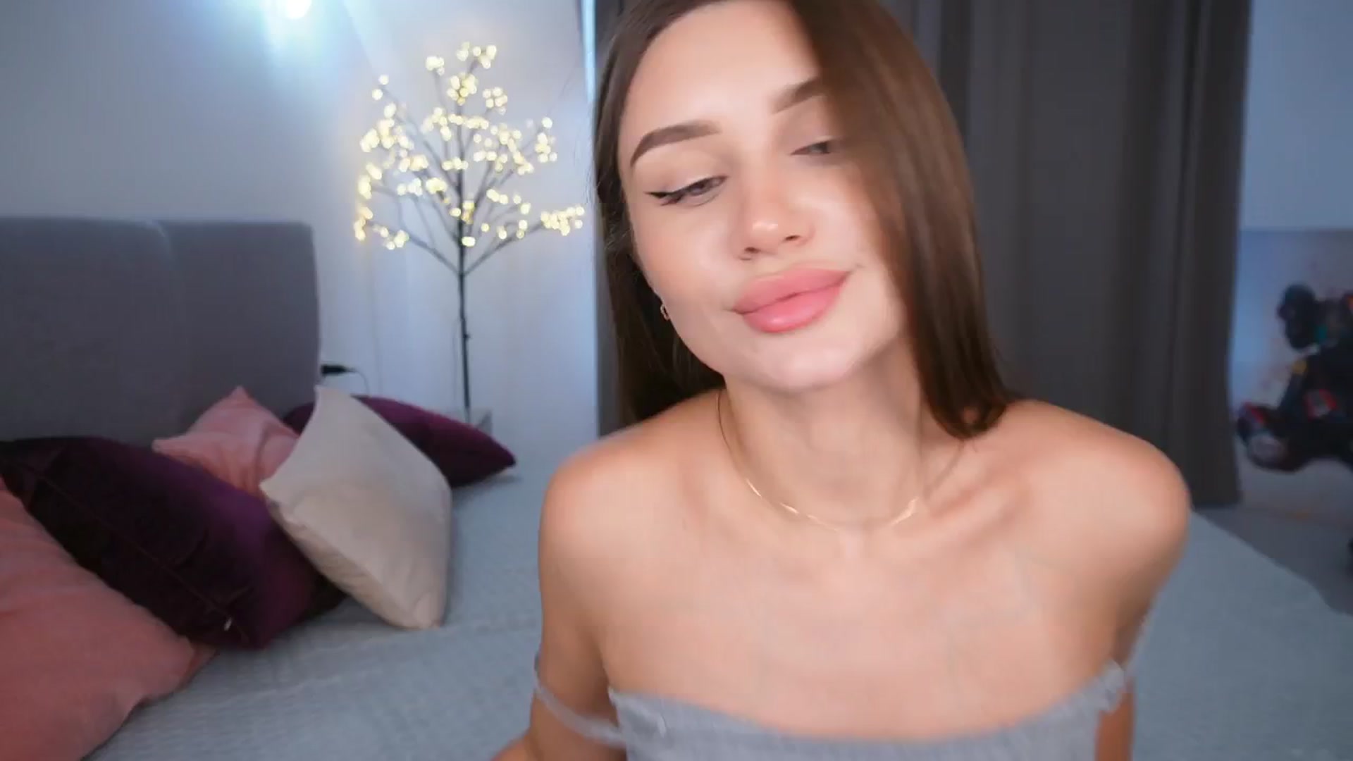 Gallery image thumbnail from Doll_Amy's myfreecams stream on, 05/26/2024, 15:14 image 5 of 20