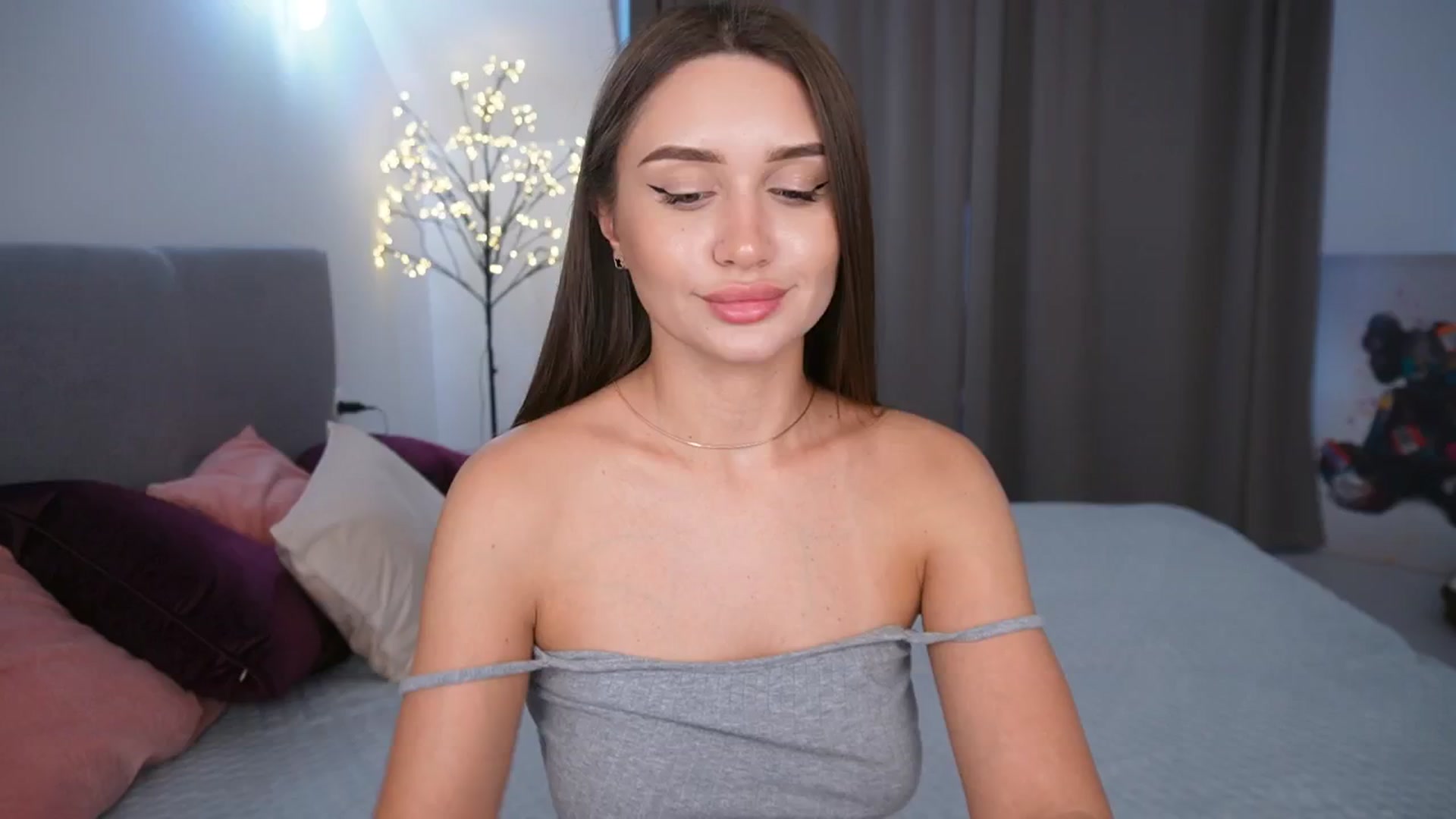 Gallery image thumbnail from Doll_Amy's myfreecams stream on, 05/26/2024, 17:00 image 4 of 20