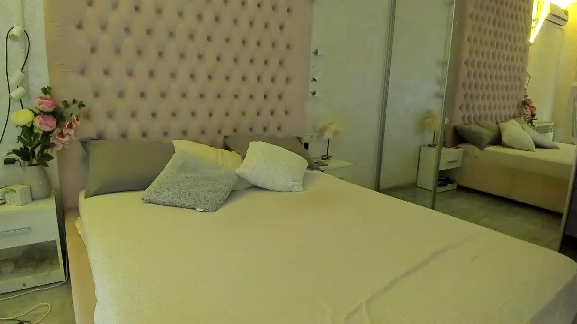 Gallery image thumbnail from Doll_Kris's myfreecams stream on, 04/26/2023, 12:00 image 9 of 20