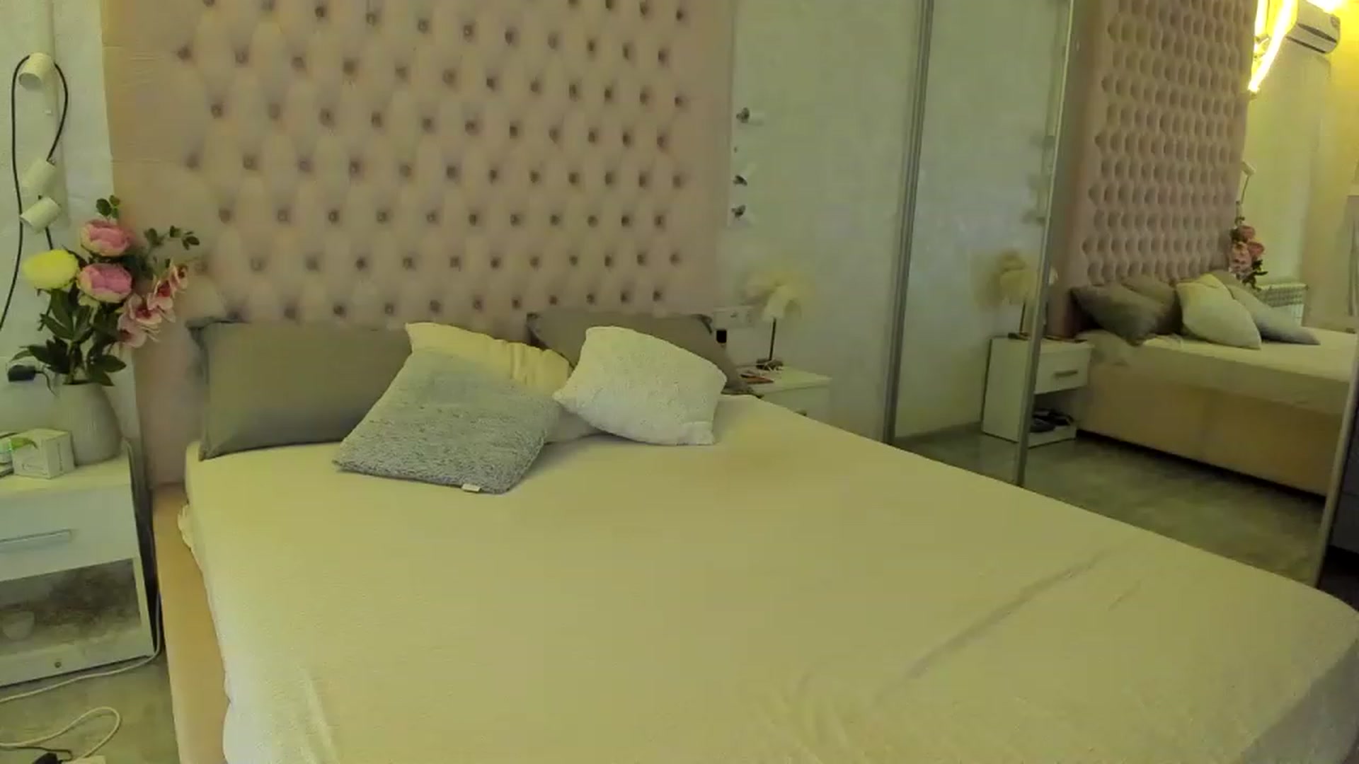 Gallery image thumbnail from Doll_Kris's myfreecams stream on, 04/26/2023, 12:00 image 5 of 20