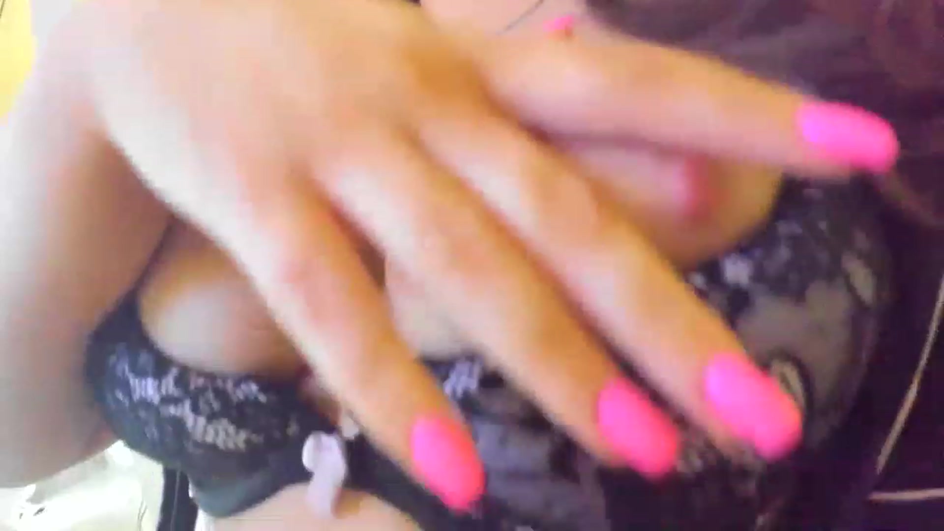 Gallery image thumbnail from Doll_Kris's myfreecams stream on, 04/28/2023, 12:06 image 3 of 20