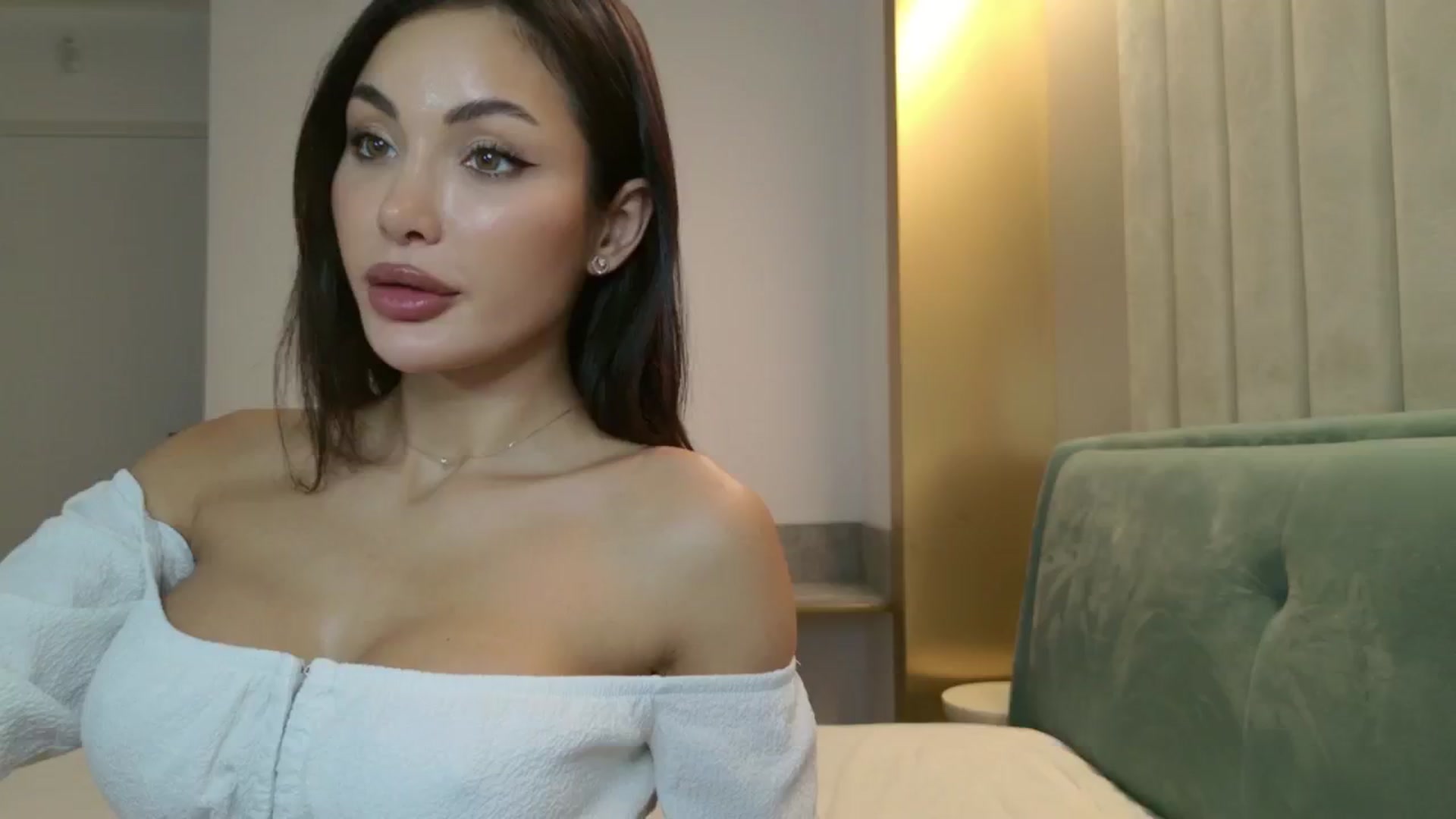 Gallery image thumbnail from Doll_lexi's myfreecams stream on, 09/29/2025, 15:24 image 1 of 20