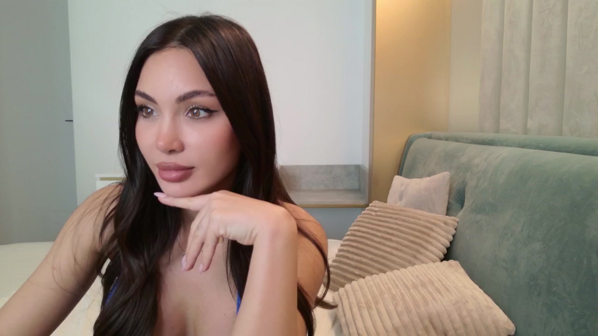 Gallery image thumbnail from Doll_lexi's myfreecams stream on, 04/16/2026, 08:37 image 10 of 20