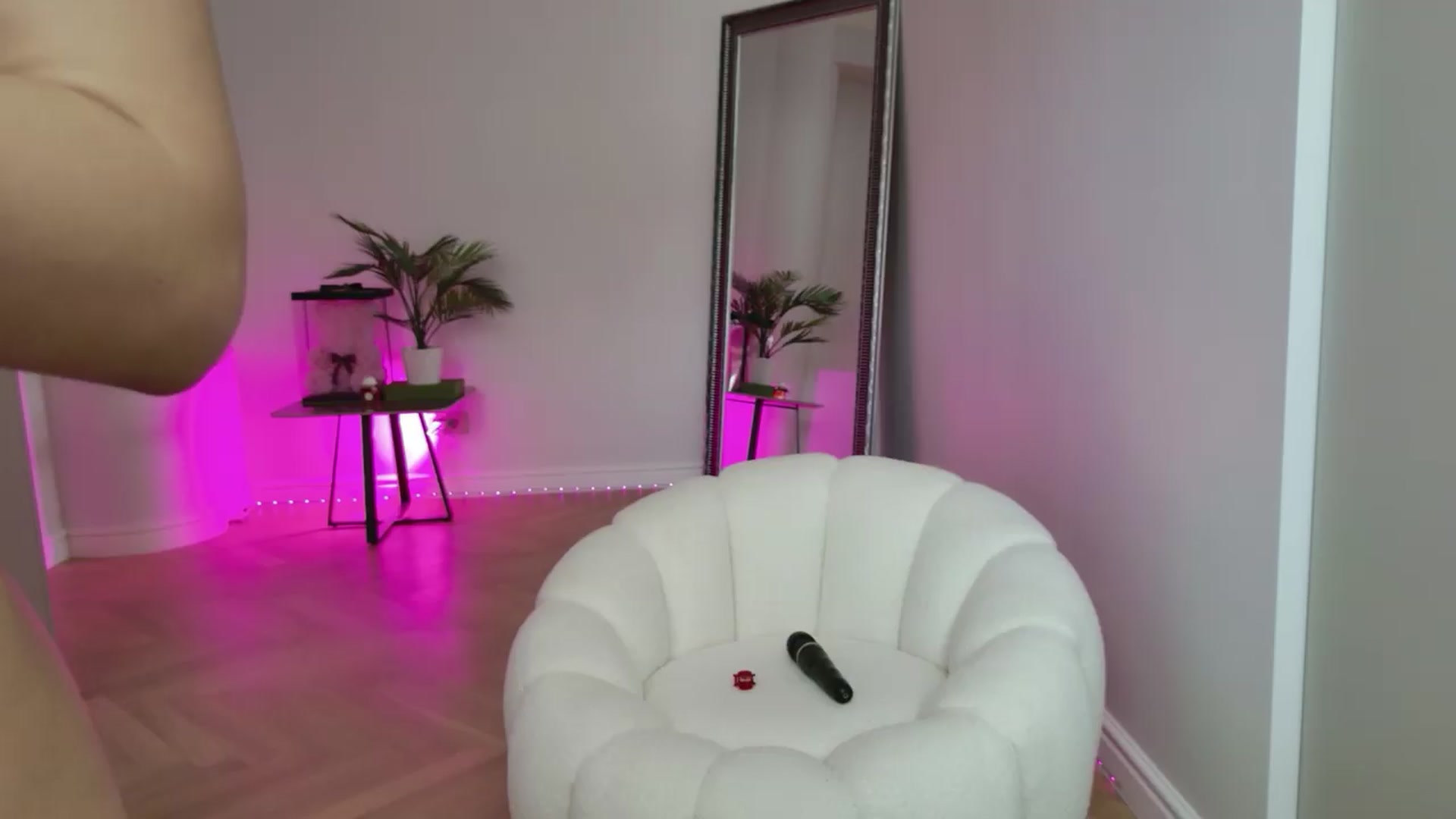 Gallery image thumbnail from Doll_lexi's myfreecams stream on, 05/14/2026, 13:47 image 5 of 20