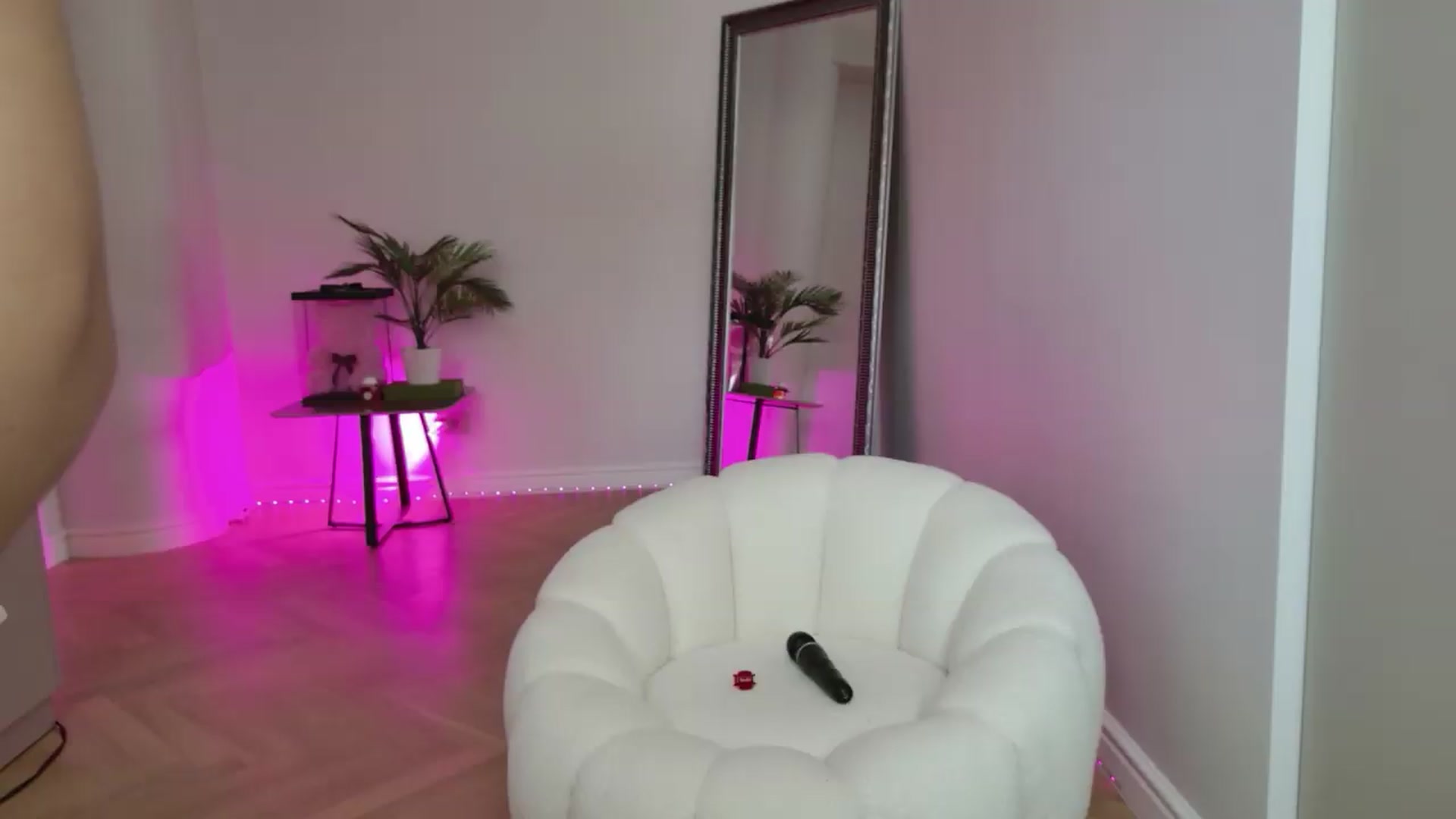 Gallery image thumbnail from Doll_lexi's myfreecams stream on, 05/14/2026, 13:47 image 4 of 20