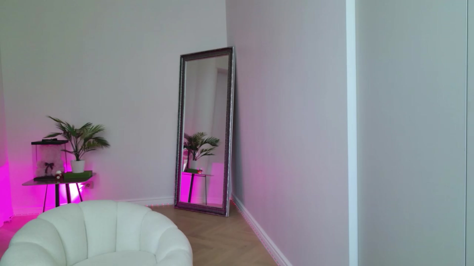 Gallery image thumbnail from Doll_lexi's myfreecams stream on, 05/15/2026, 12:51 image 12 of 20