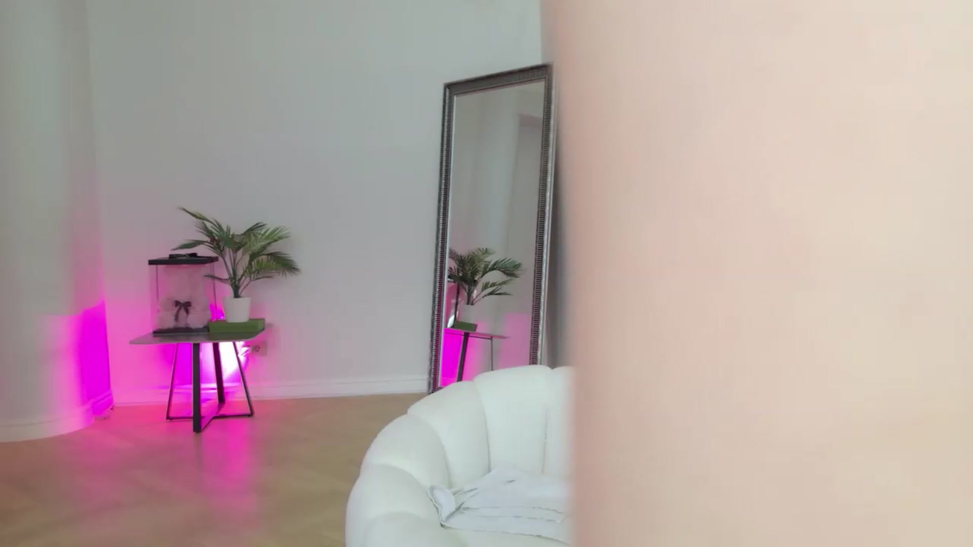 Gallery image thumbnail from Doll_lexi's myfreecams stream on, 05/31/2026, 13:21 image 5 of 20