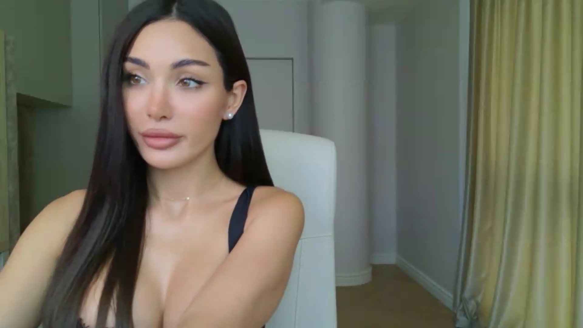 Gallery image thumbnail from Doll_lexi's myfreecams stream on, 07/09/2026, 11:50 image 2 of 20