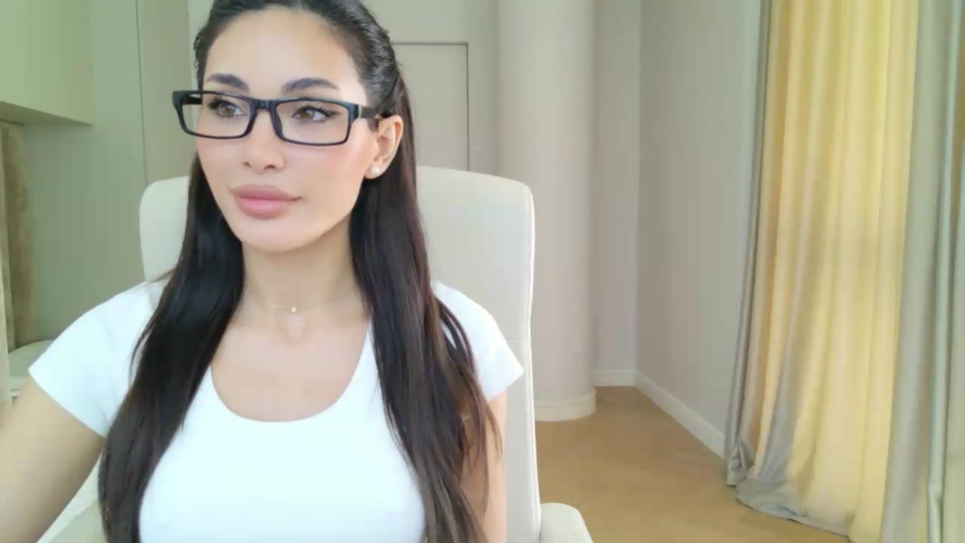 Gallery image thumbnail from Doll_lexi's myfreecams stream on, 07/15/2026, 14:03 image 5 of 20