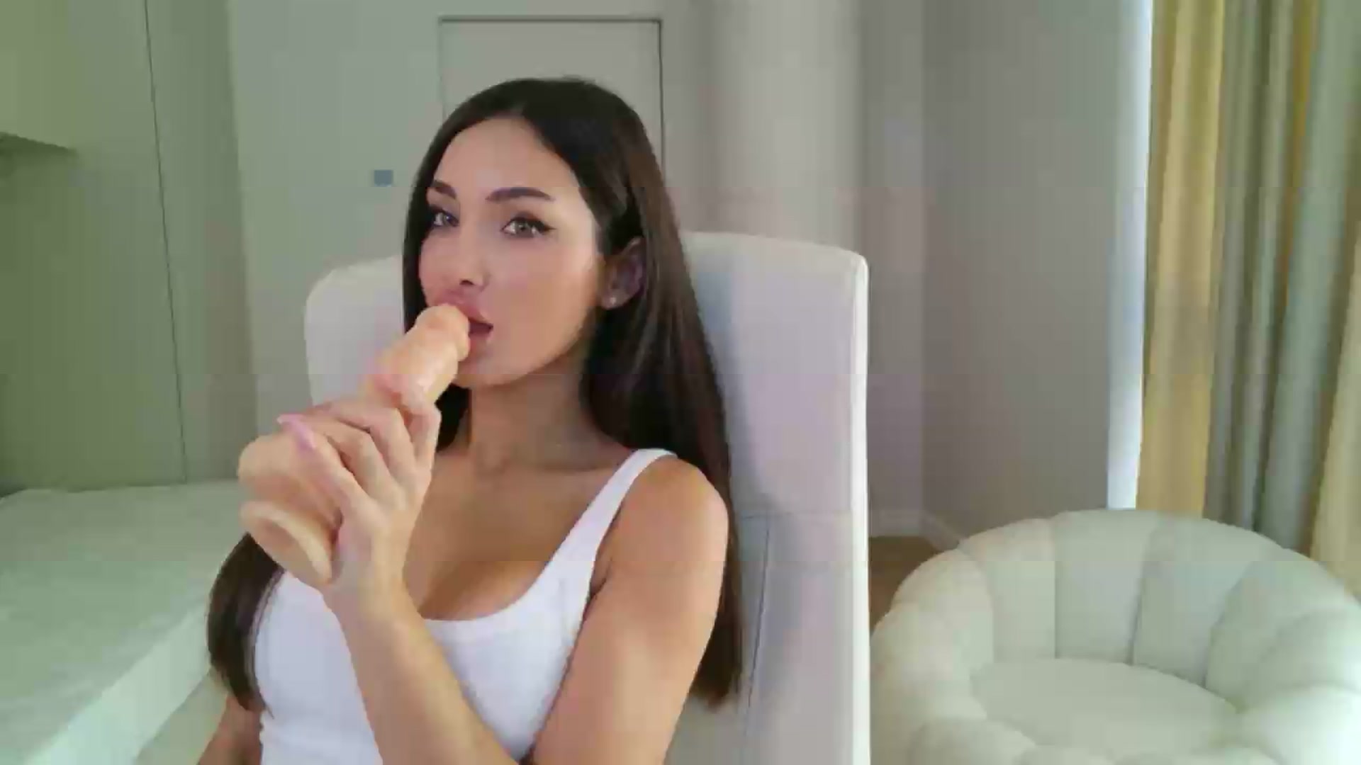 Gallery image thumbnail from Doll_lexi's myfreecams stream on, 08/20/2026, 14:50 image 1 of 20
