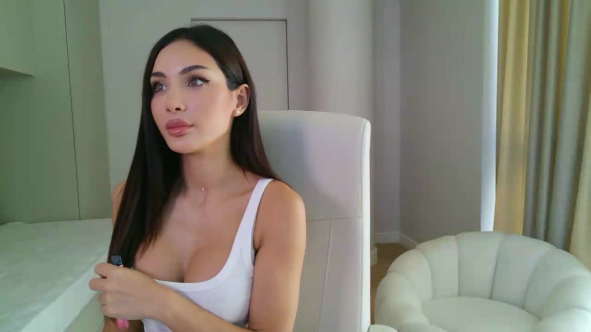 Gallery image thumbnail from Doll_lexi's myfreecams stream on, 08/20/2026, 14:50 image 5 of 20