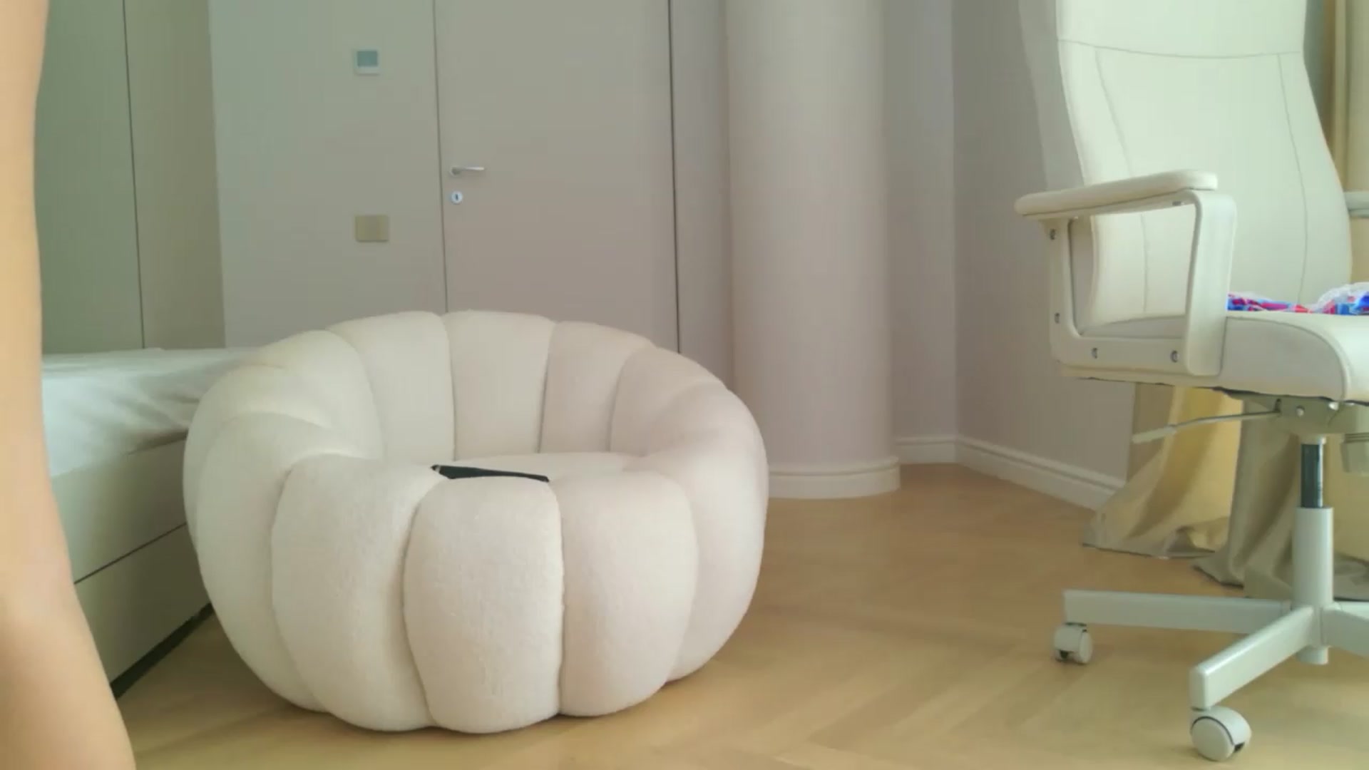 Gallery image thumbnail from Doll_lexi's myfreecams stream on, 09/02/2026, 09:57 image 13 of 20