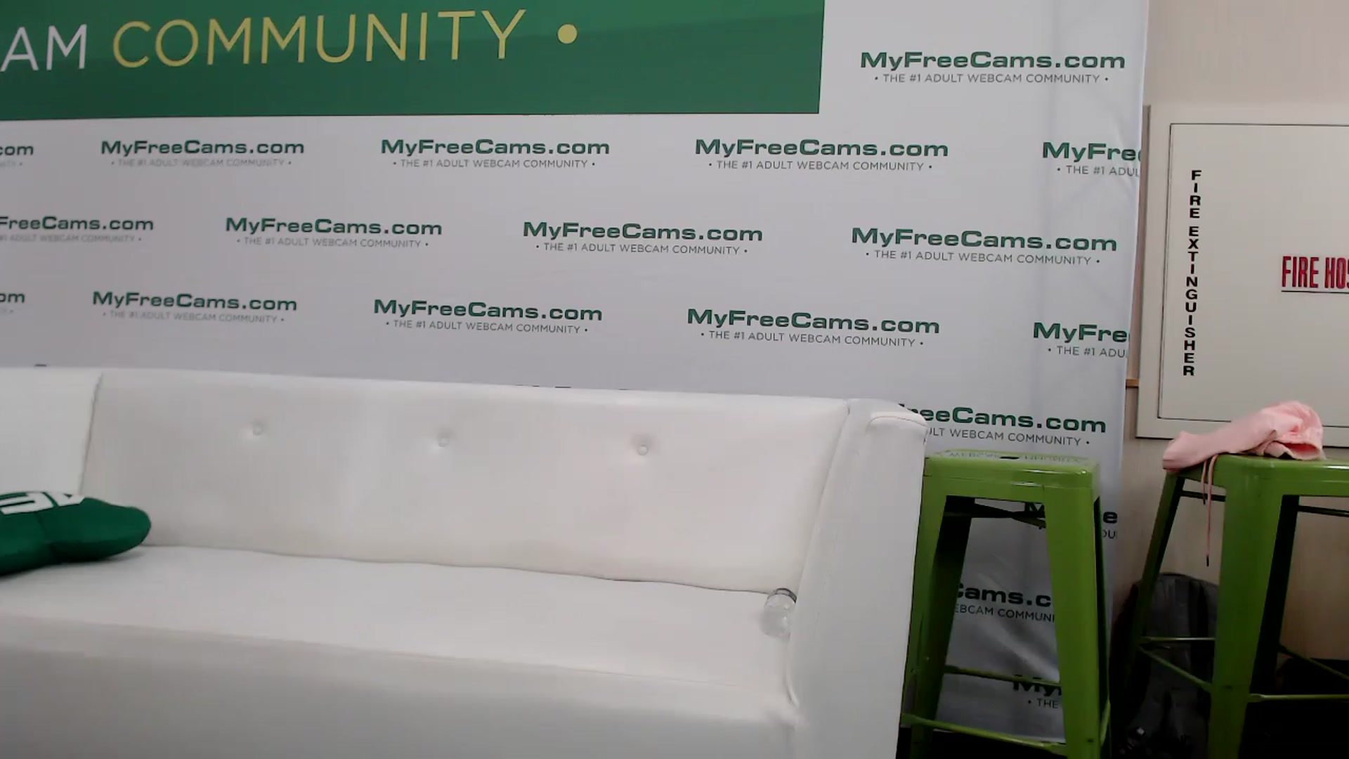 Gallery image thumbnail from Dollfacedangr's myfreecams stream on, 01/04/2023, 23:56 image 1 of 20
